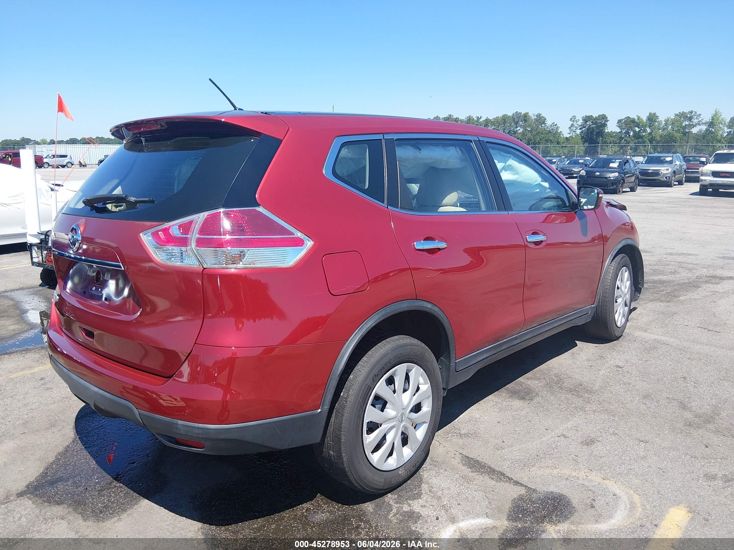 2015 Nissan Rogue S Красный vin: KNMAT2MT7FP512768