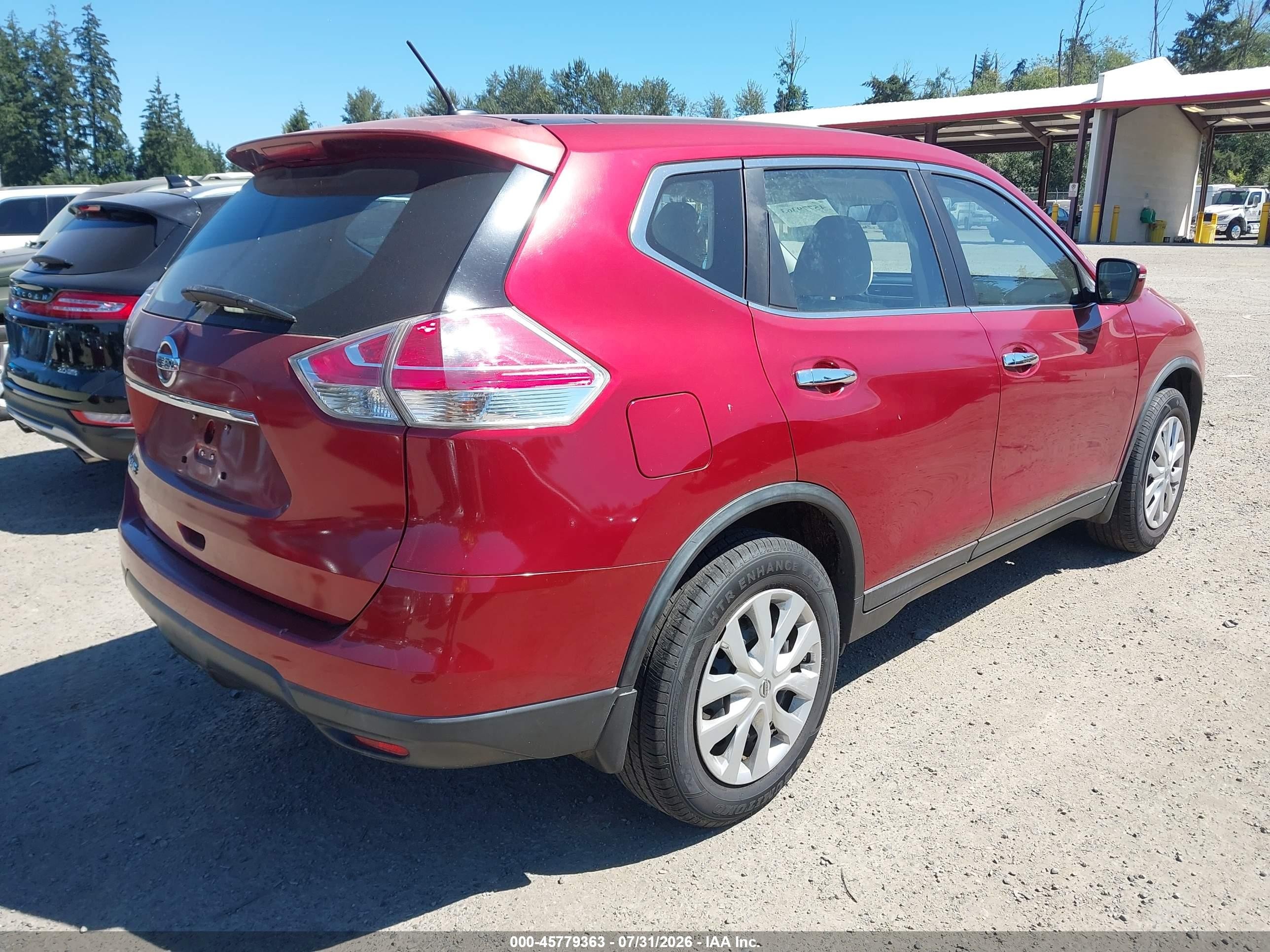 2015 Nissan Rogue S Red vin: KNMAT2MT7FP541543