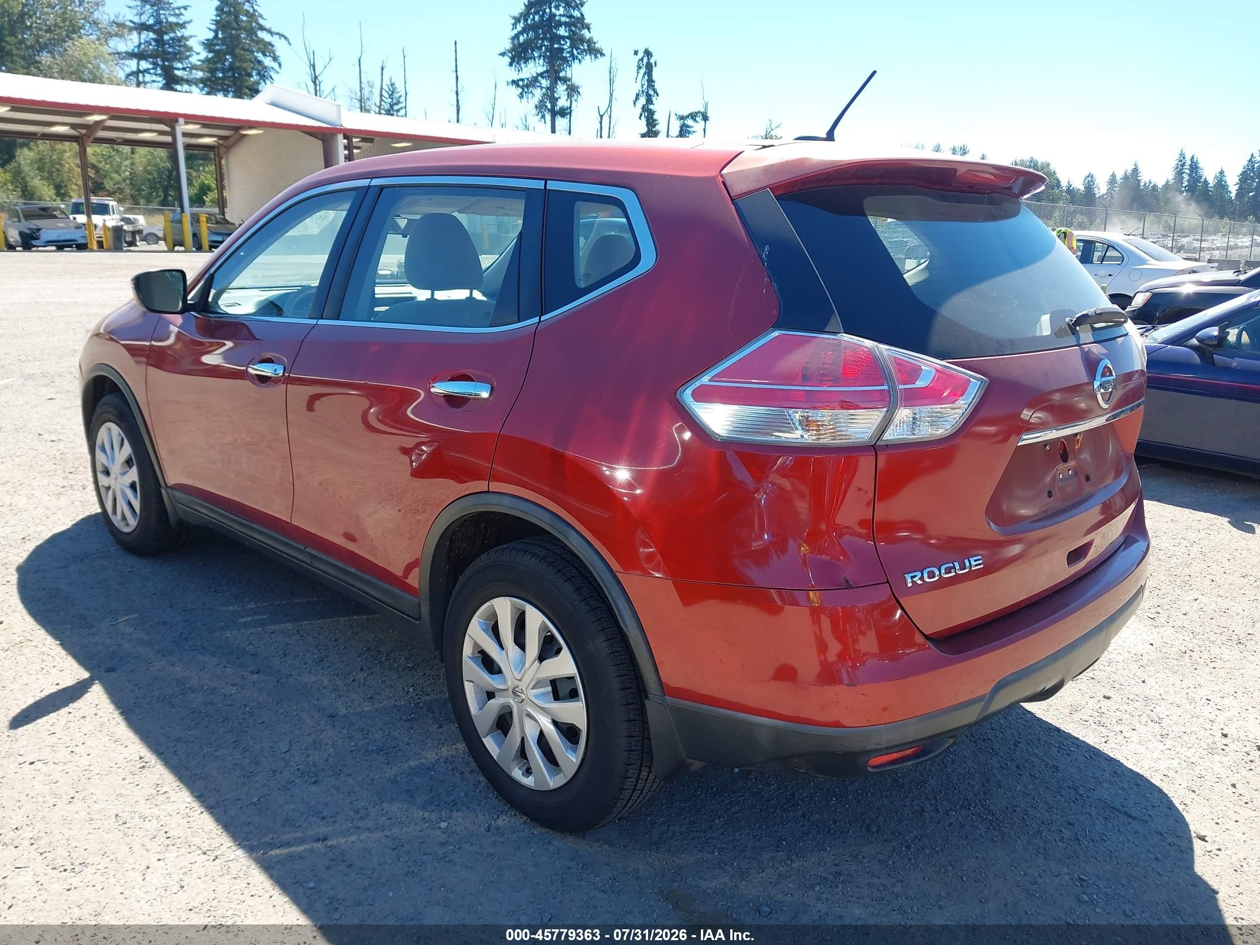 2015 Nissan Rogue S Red vin: KNMAT2MT7FP541543