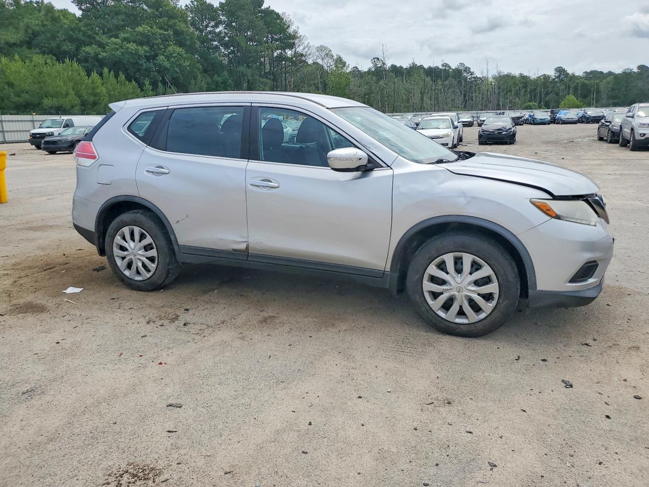 2015 Nissan Rogue S Серебряный vin: KNMAT2MT7FP562876