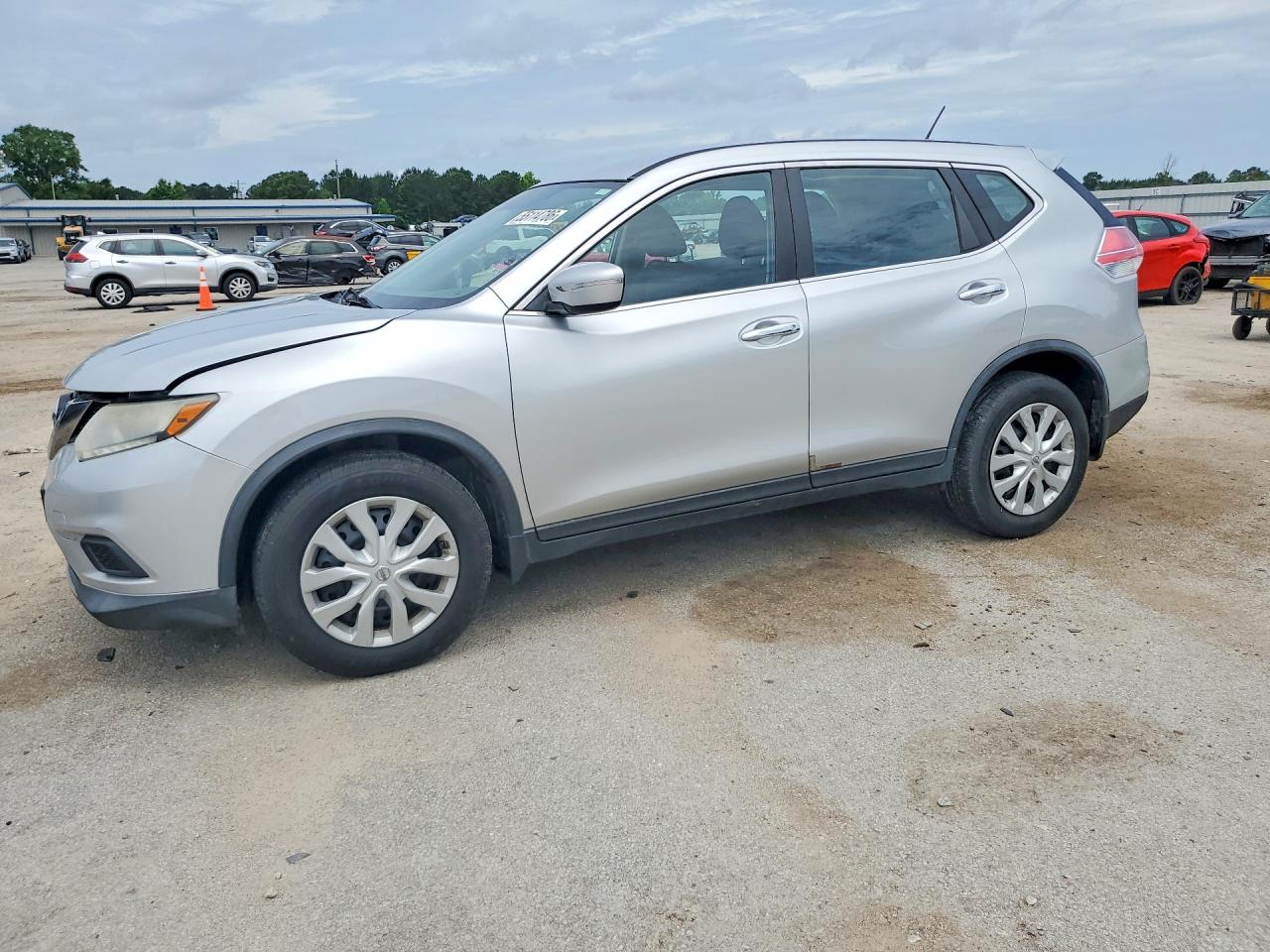 2015 Nissan Rogue S Серебряный vin: KNMAT2MT7FP562876