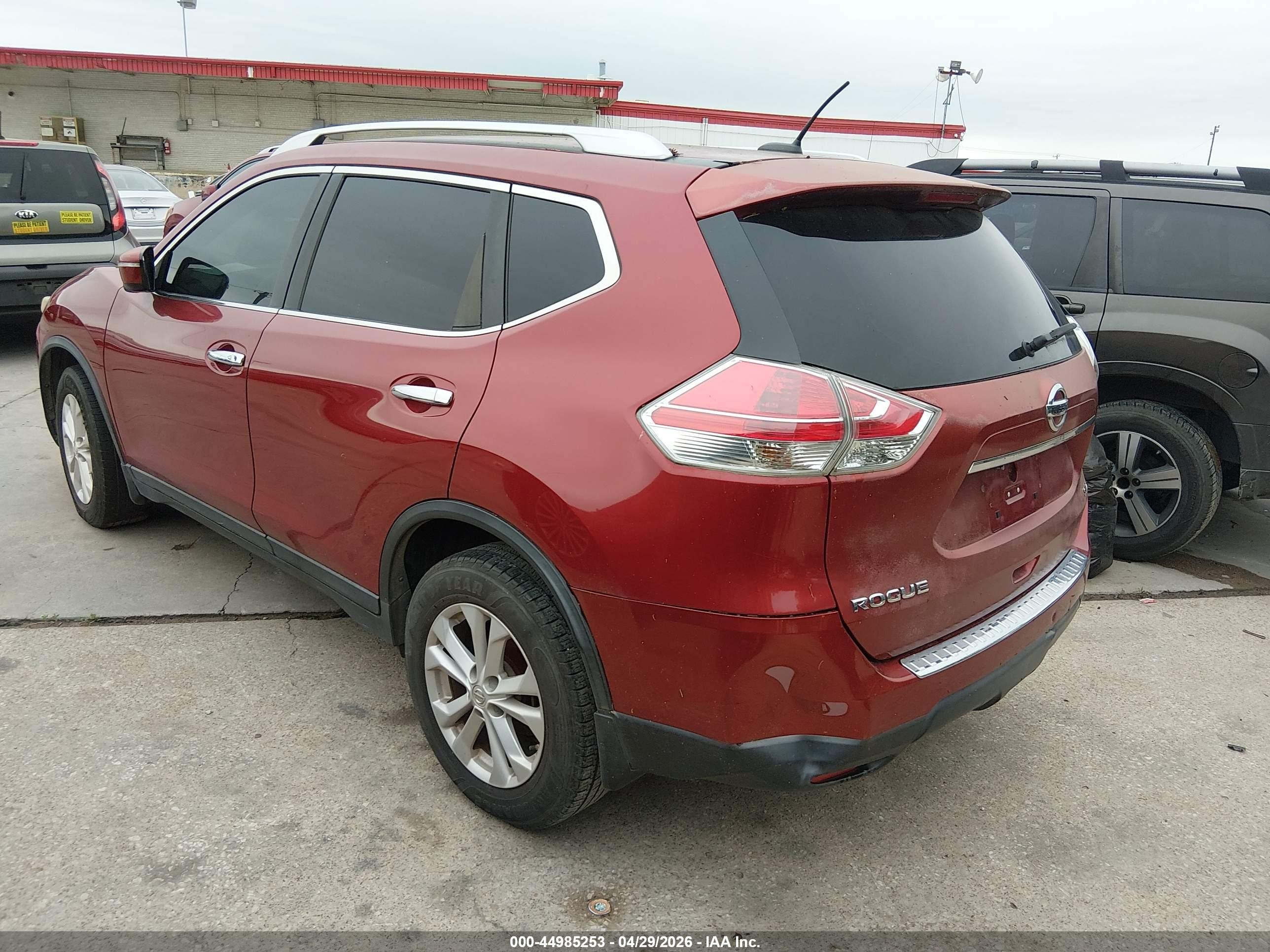 2015 Nissan Rogue Sv Red vin: KNMAT2MT7FP576258