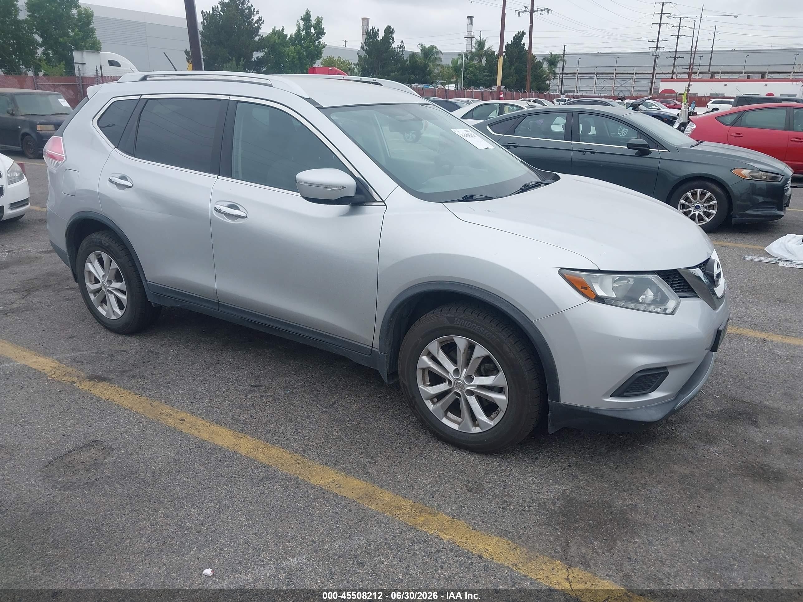 2015 Nissan Rogue Sv Silver vin: KNMAT2MT8FP515923