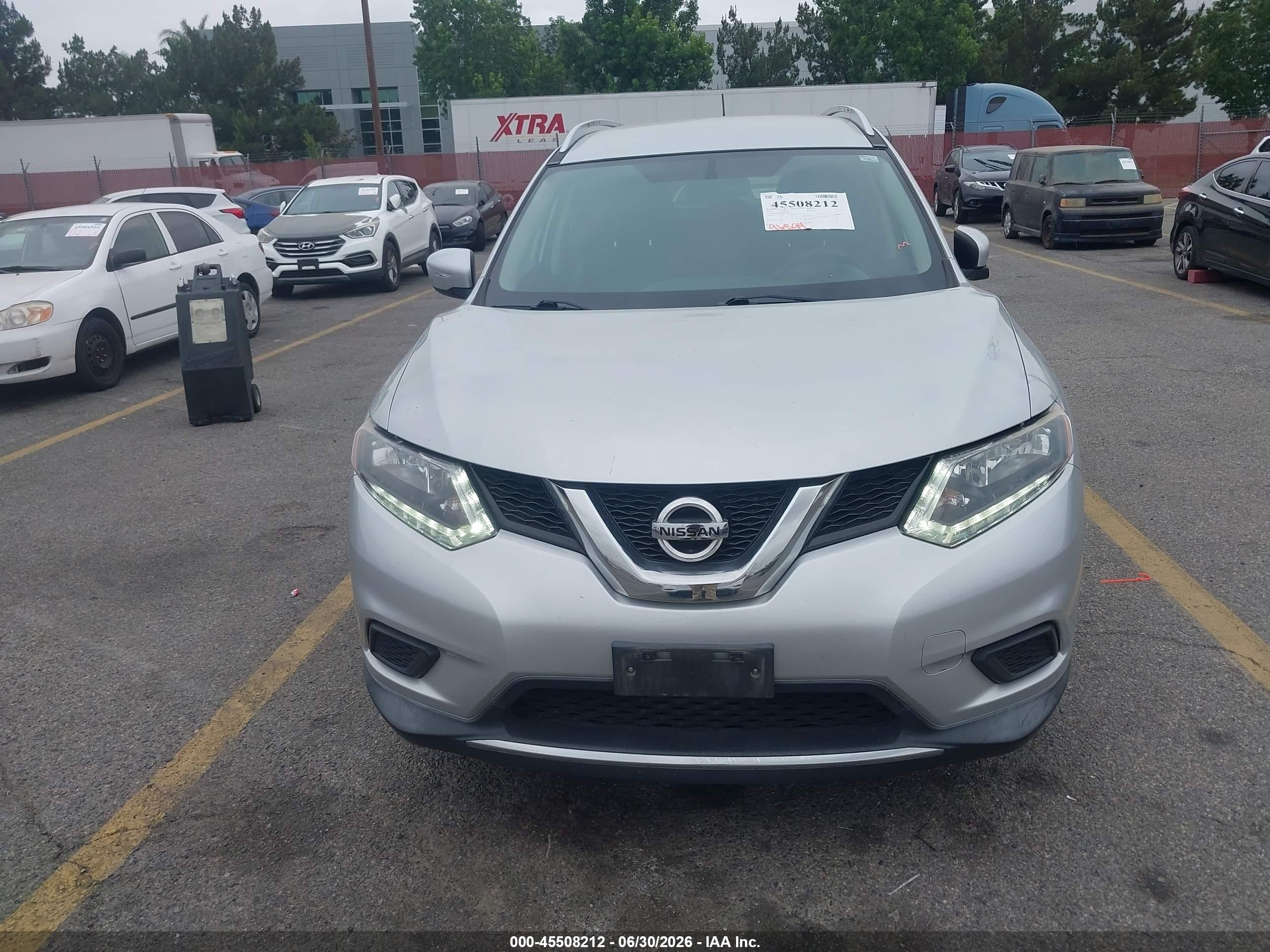2015 Nissan Rogue Sv Silver vin: KNMAT2MT8FP515923