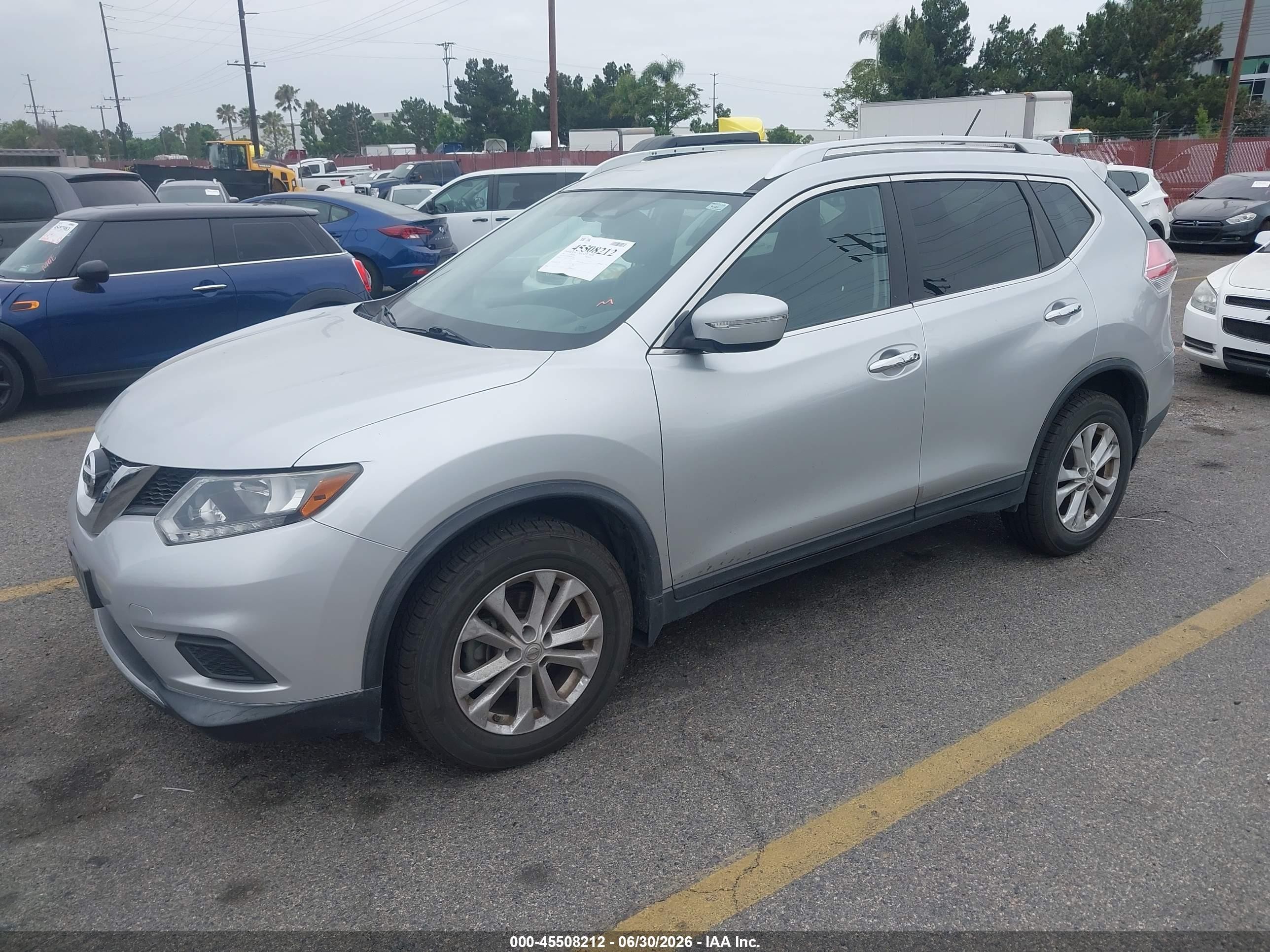 2015 Nissan Rogue Sv Silver vin: KNMAT2MT8FP515923