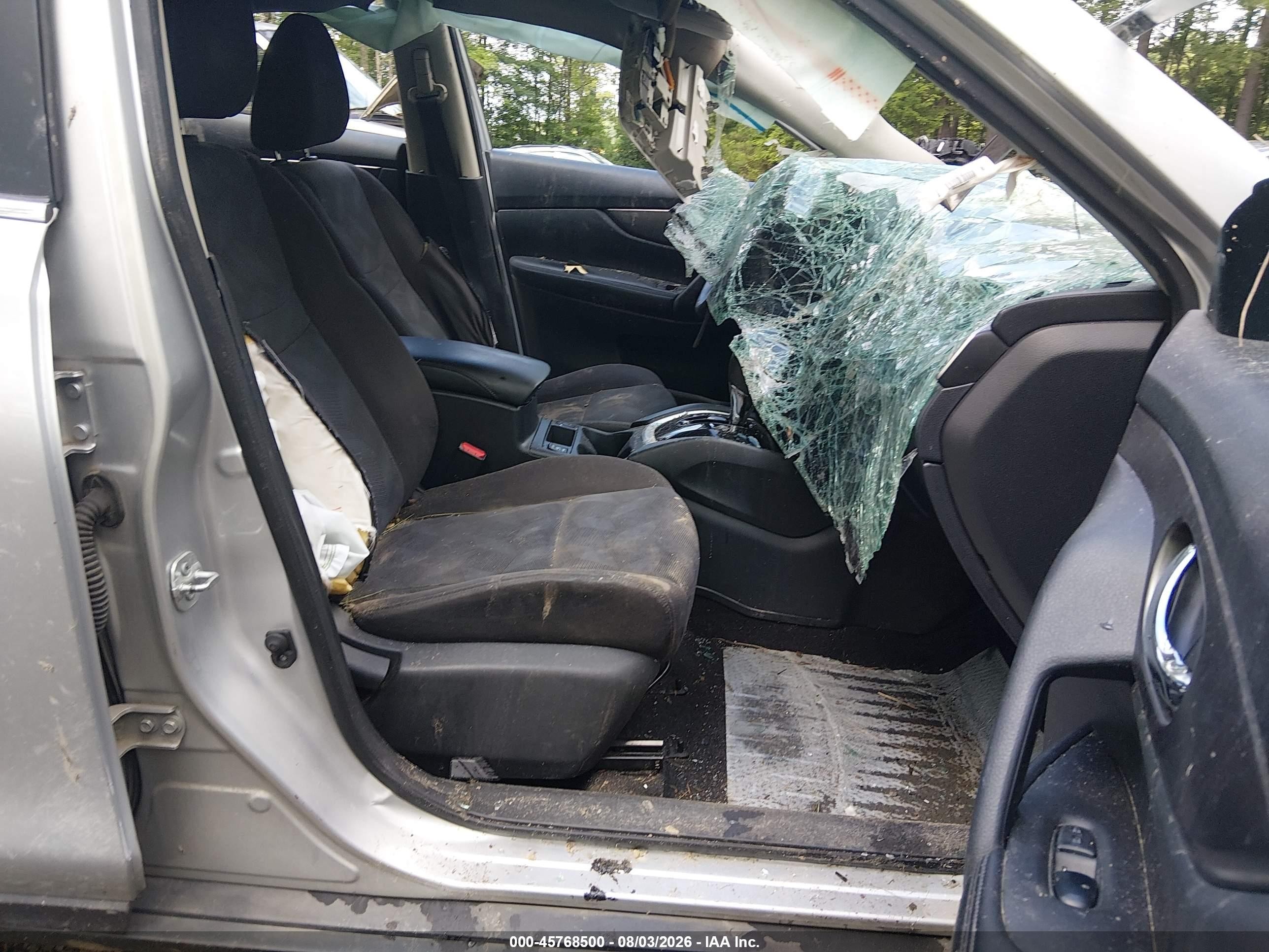 2015 Nissan Rogue Sv Серебряный vin: KNMAT2MT8FP535394
