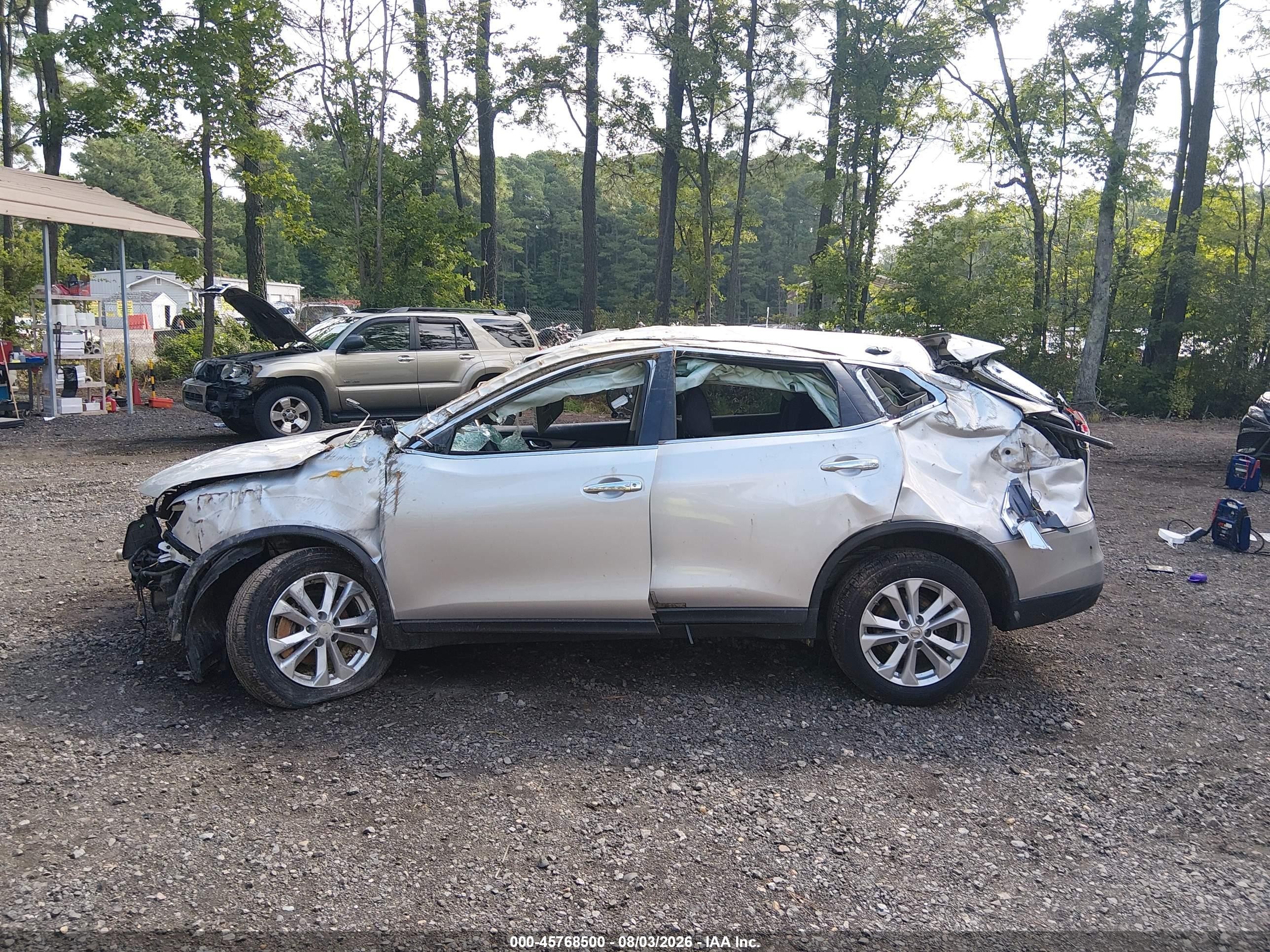 2015 Nissan Rogue Sv Серебряный vin: KNMAT2MT8FP535394