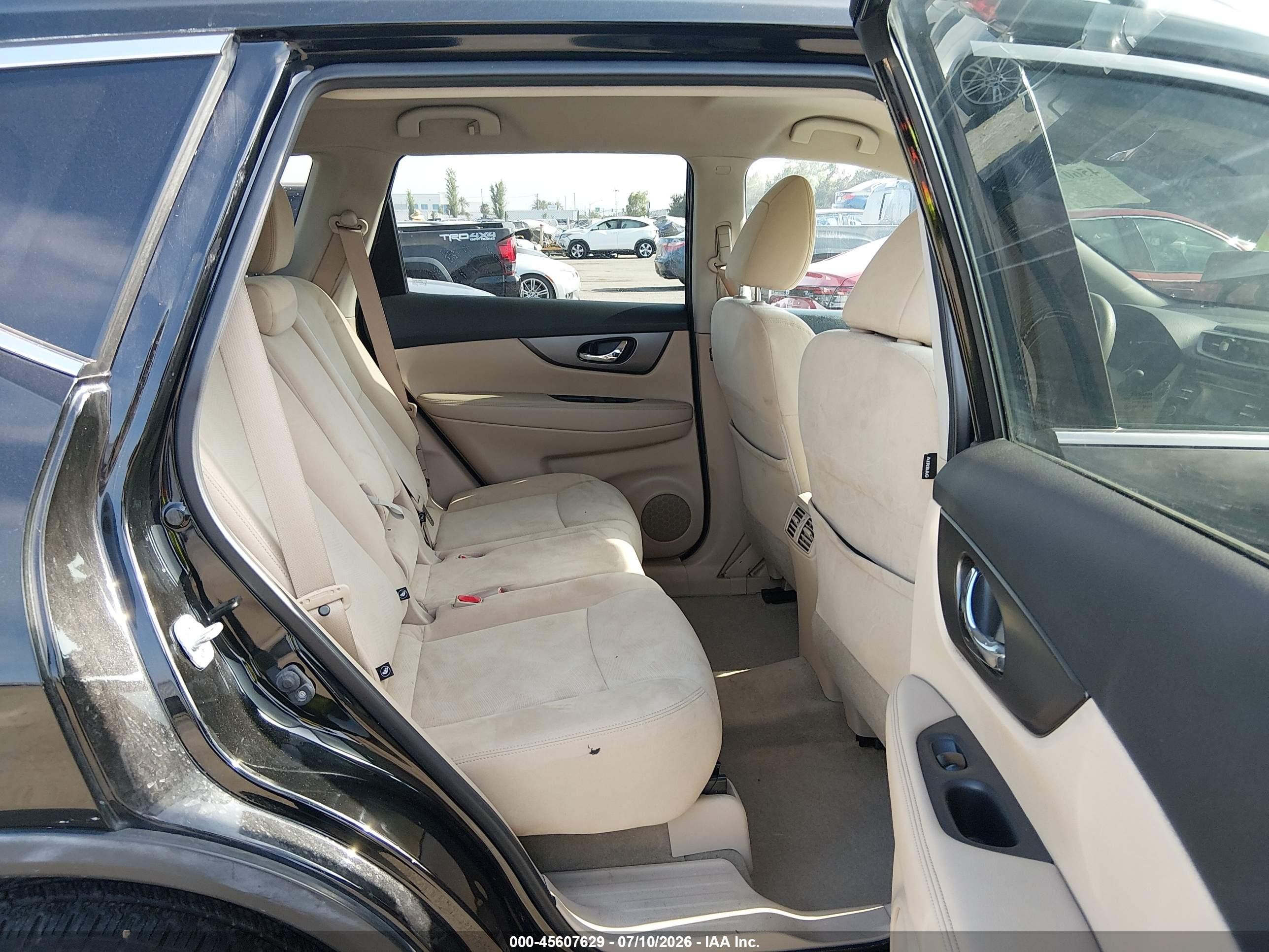 2015 Nissan Rogue Sv Черный vin: KNMAT2MT8FP556021