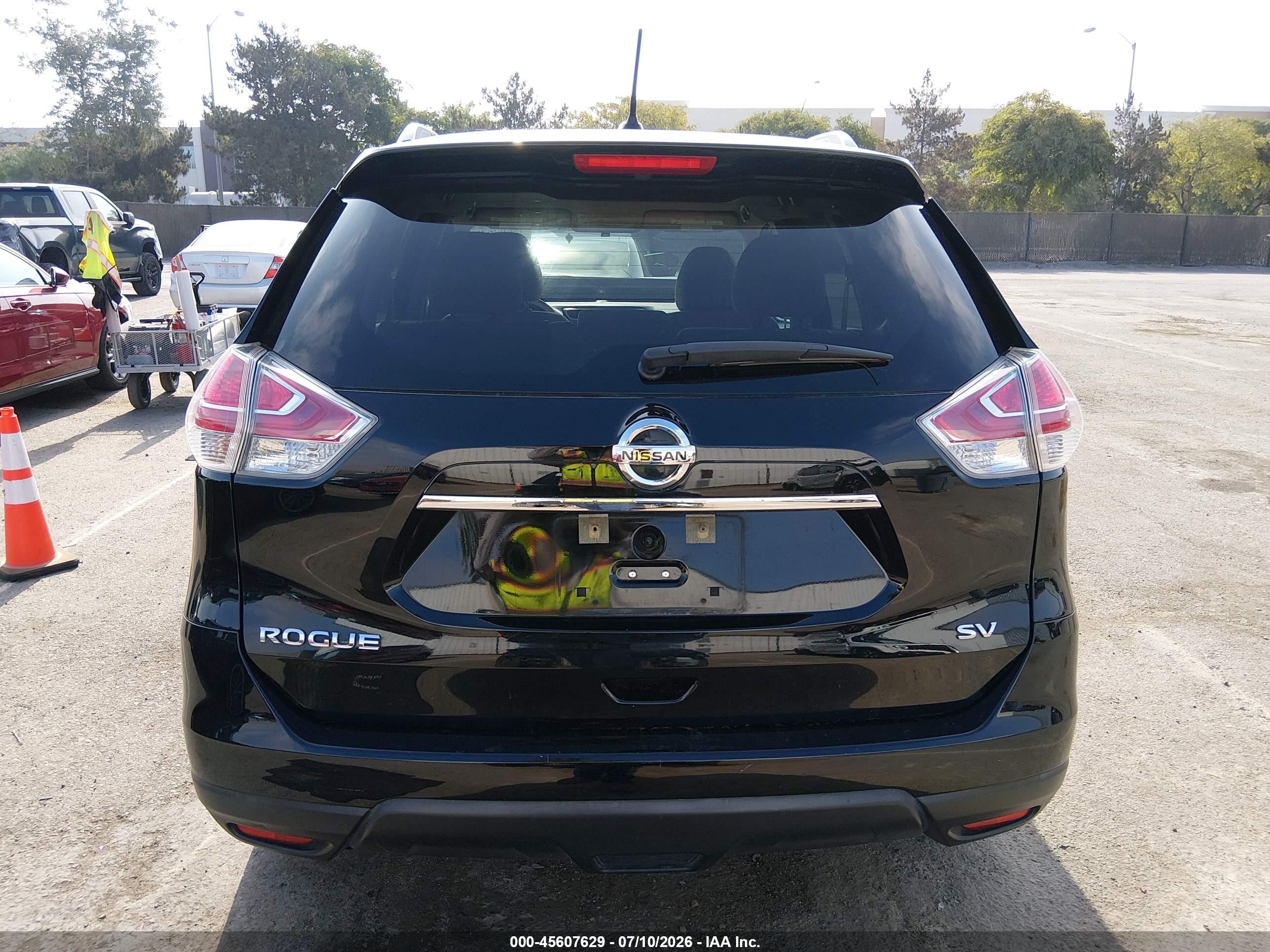 2015 Nissan Rogue Sv Черный vin: KNMAT2MT8FP556021
