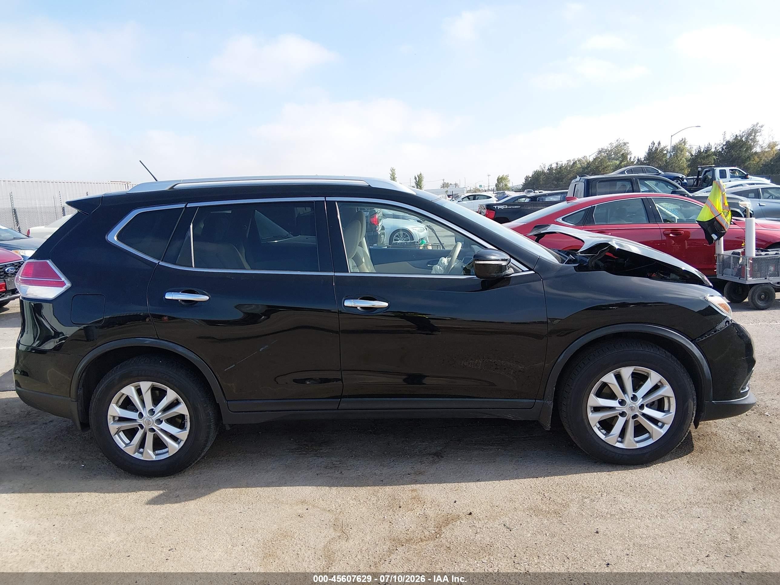 2015 Nissan Rogue Sv Черный vin: KNMAT2MT8FP556021