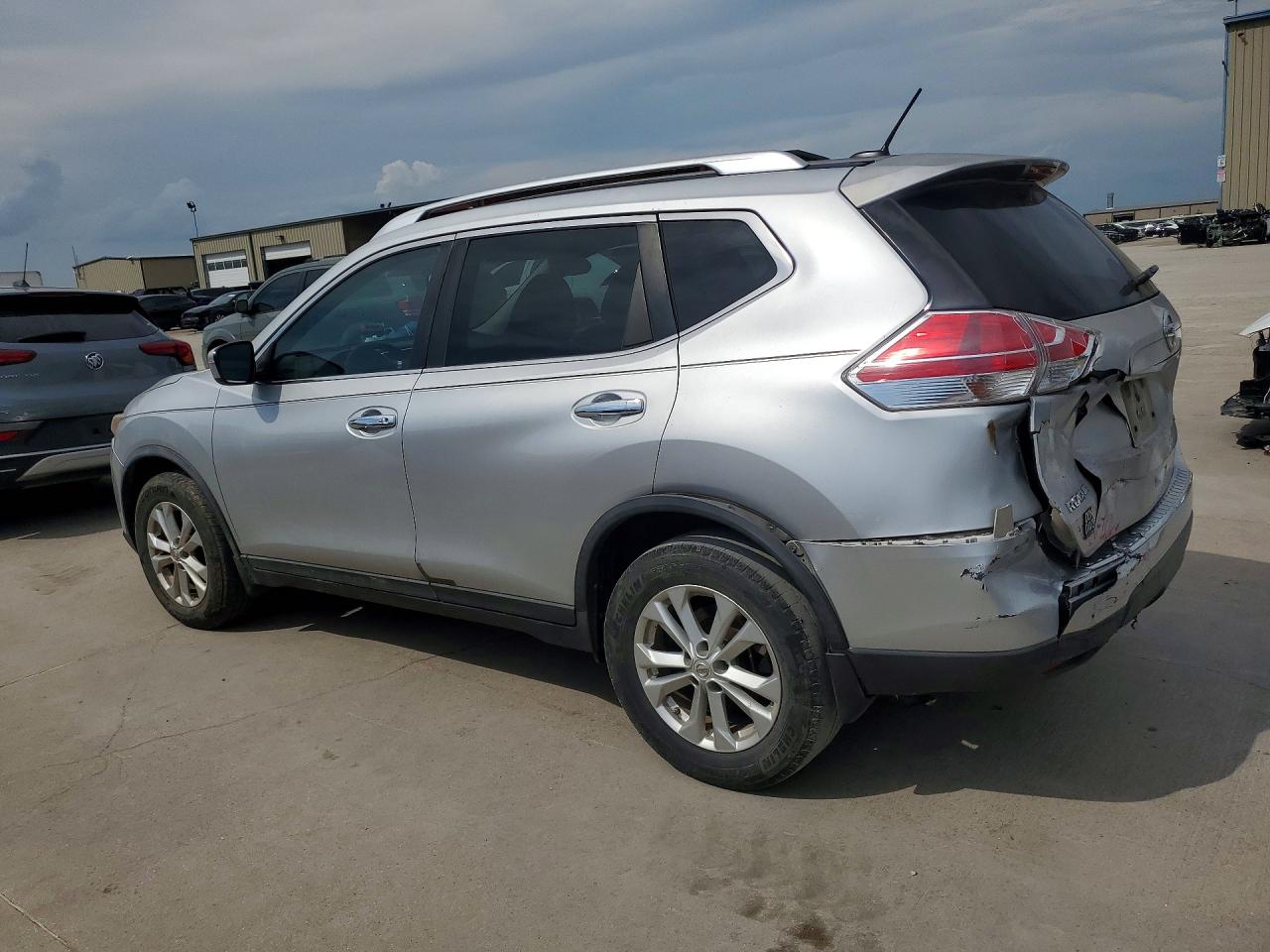 2015 Nissan Rogue Sv Silver vin: KNMAT2MT8FP559615