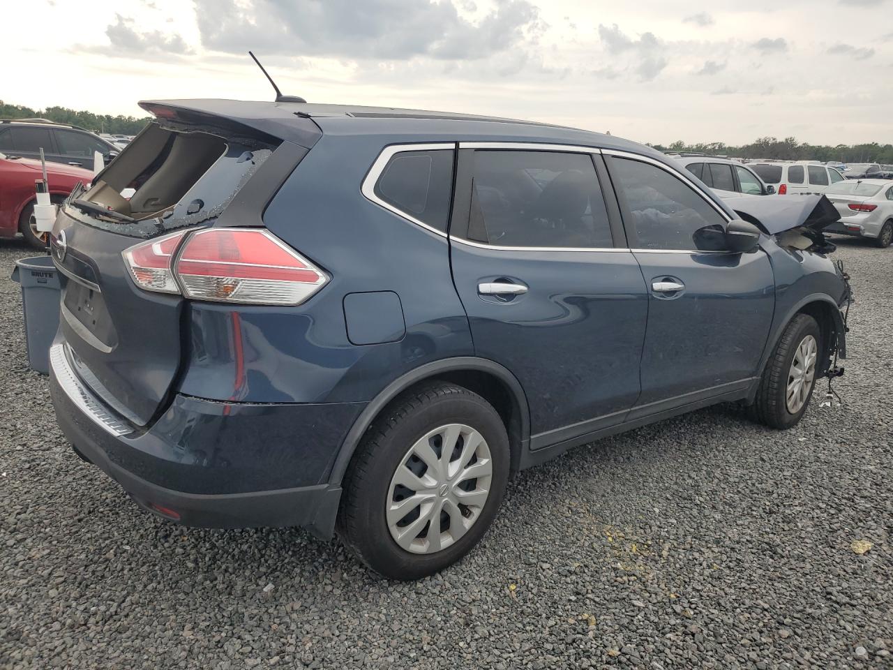 2015 Nissan Rogue S Blue vin: KNMAT2MT8FP578973