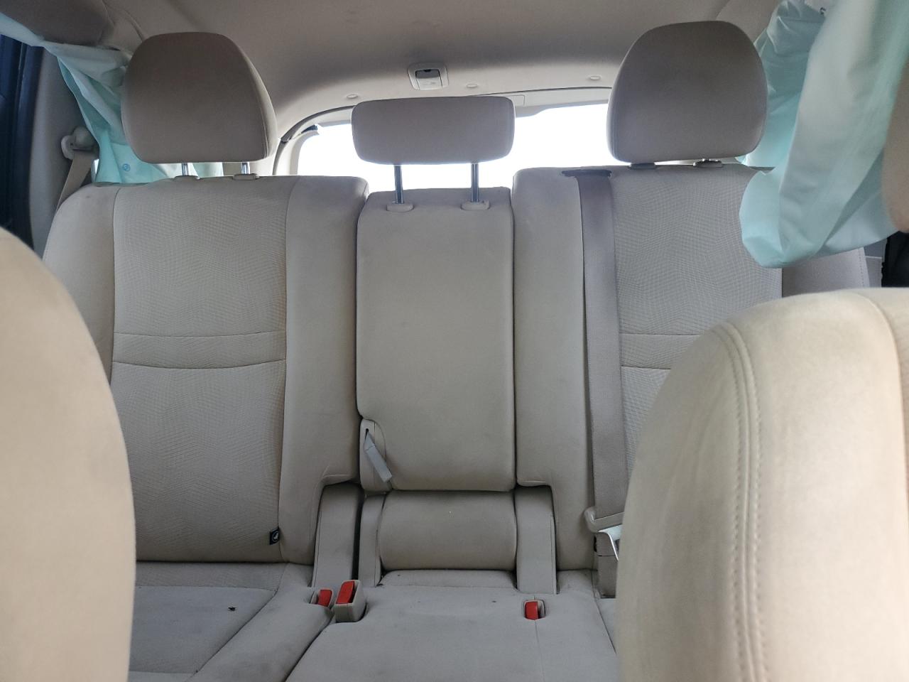 2015 Nissan Rogue S Blue vin: KNMAT2MT8FP578973