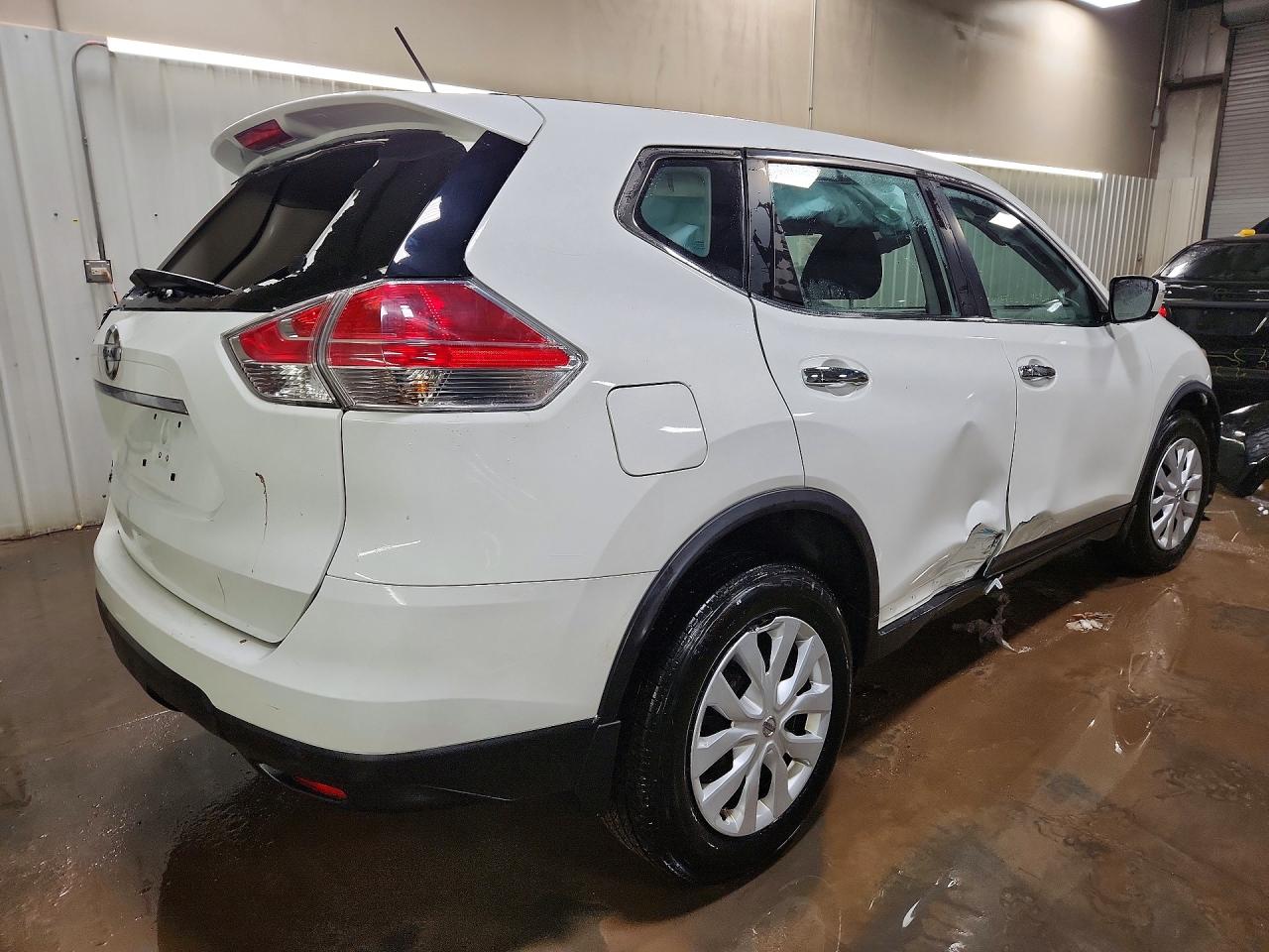 2015 Nissan Rogue S White vin: KNMAT2MT8FP581341