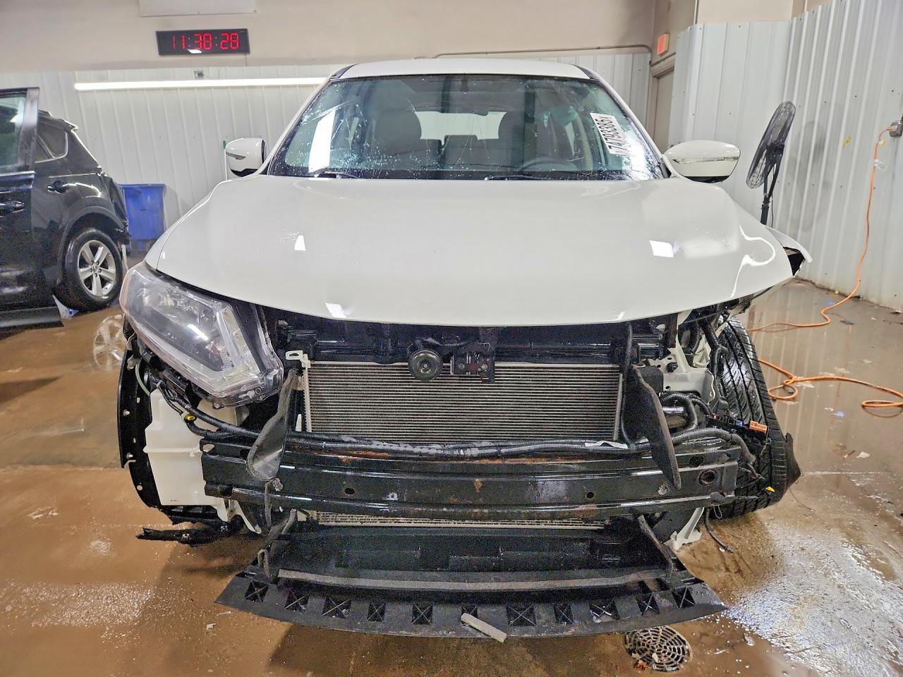 2015 Nissan Rogue S White vin: KNMAT2MT8FP581341