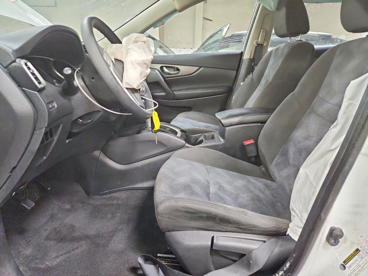 2015 Nissan Rogue S White vin: KNMAT2MT8FP581341