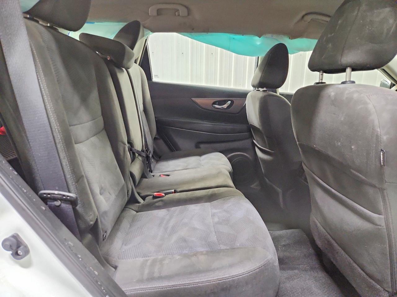 2015 Nissan Rogue S White vin: KNMAT2MT8FP581341