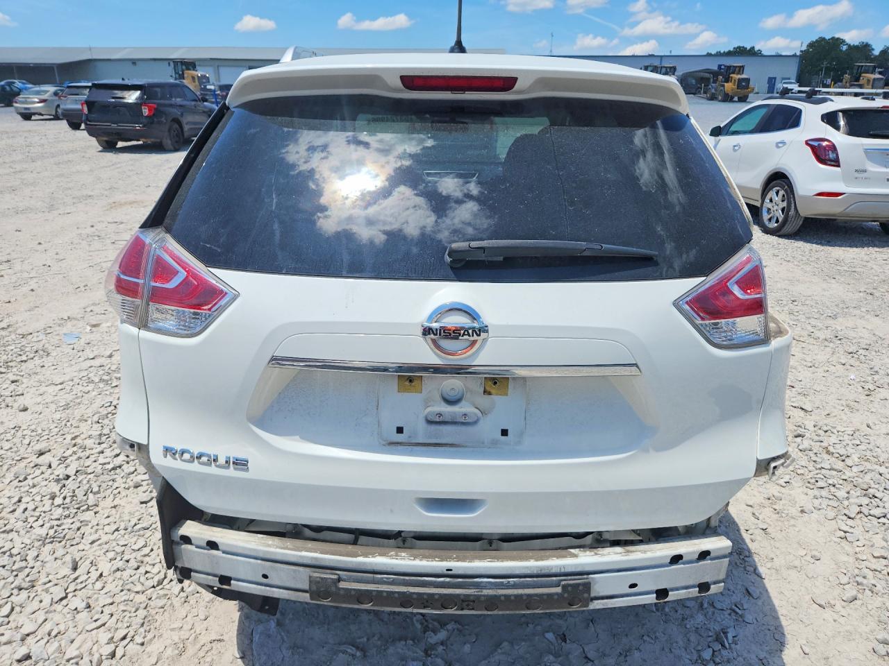 2016 Nissan Rogue S White vin: KNMAT2MT8GP708610