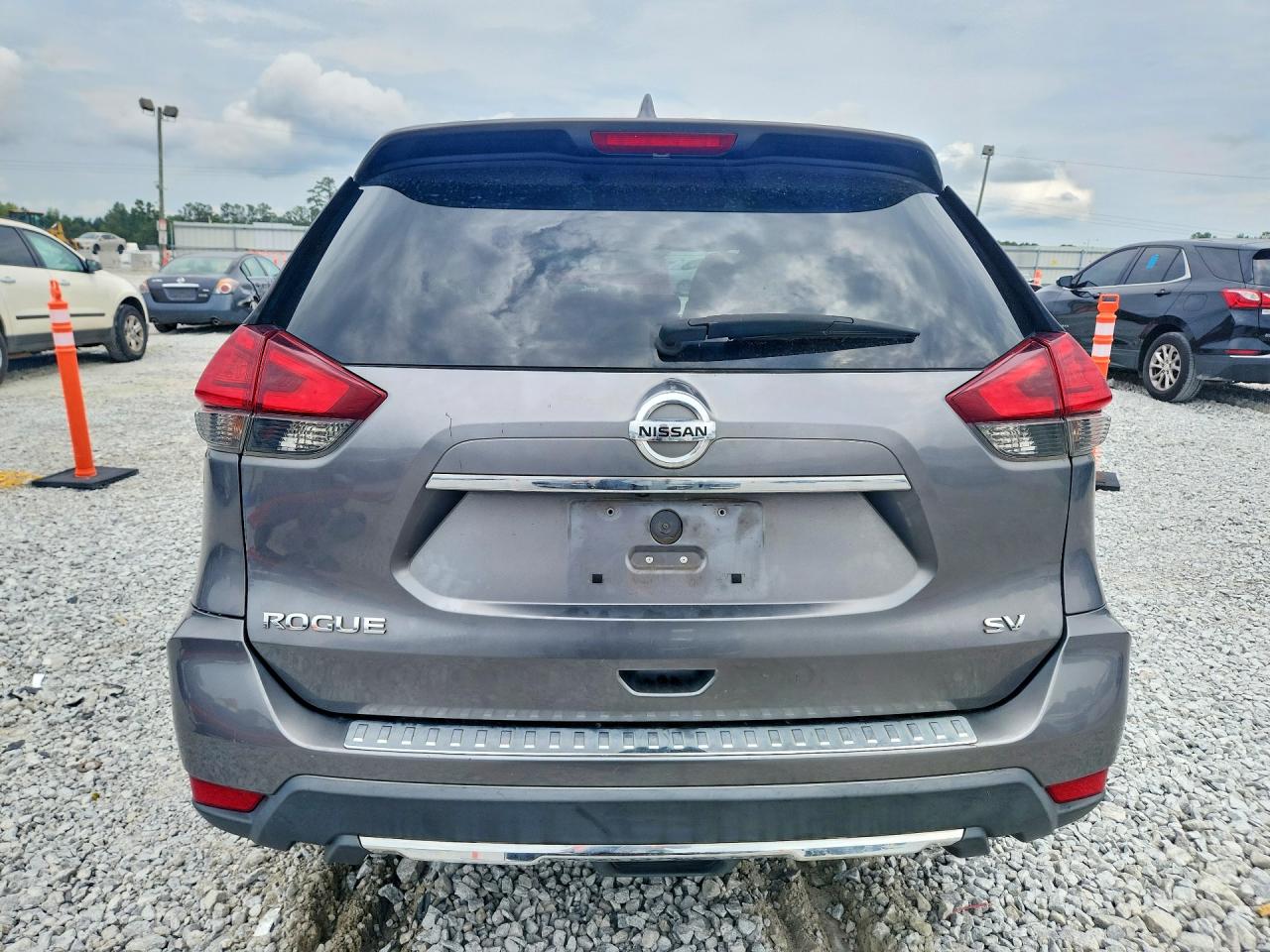 2017 Nissan Rogue Sv Gray vin: KNMAT2MT8HP609657