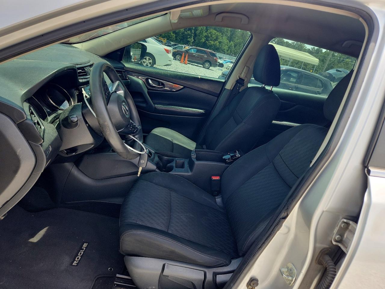 2018 Nissan Rogue S Серебряный vin: KNMAT2MT8JP530298
