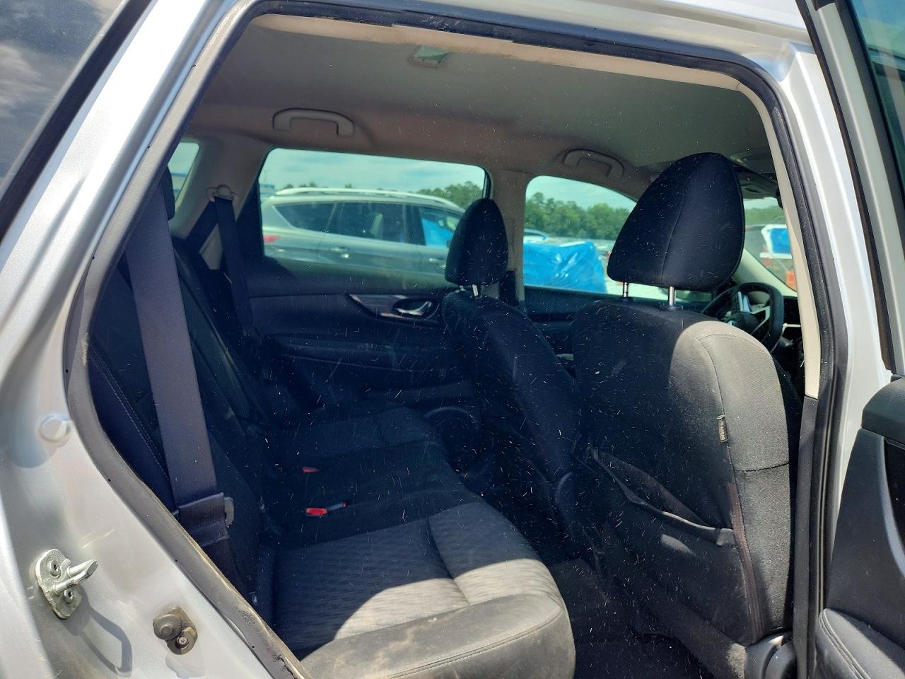 2018 Nissan Rogue S Серебряный vin: KNMAT2MT8JP530298