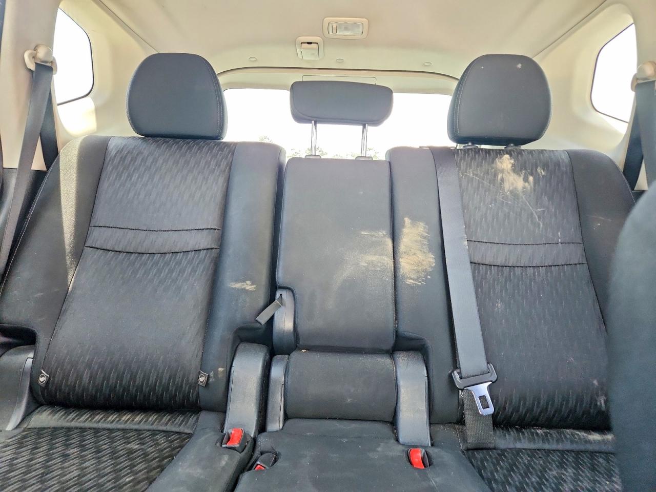 2018 Nissan Rogue S Серебряный vin: KNMAT2MT8JP530298