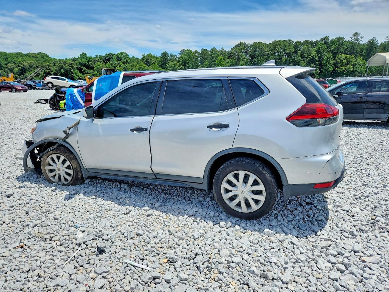 2018 Nissan Rogue S Серебряный vin: KNMAT2MT8JP530298