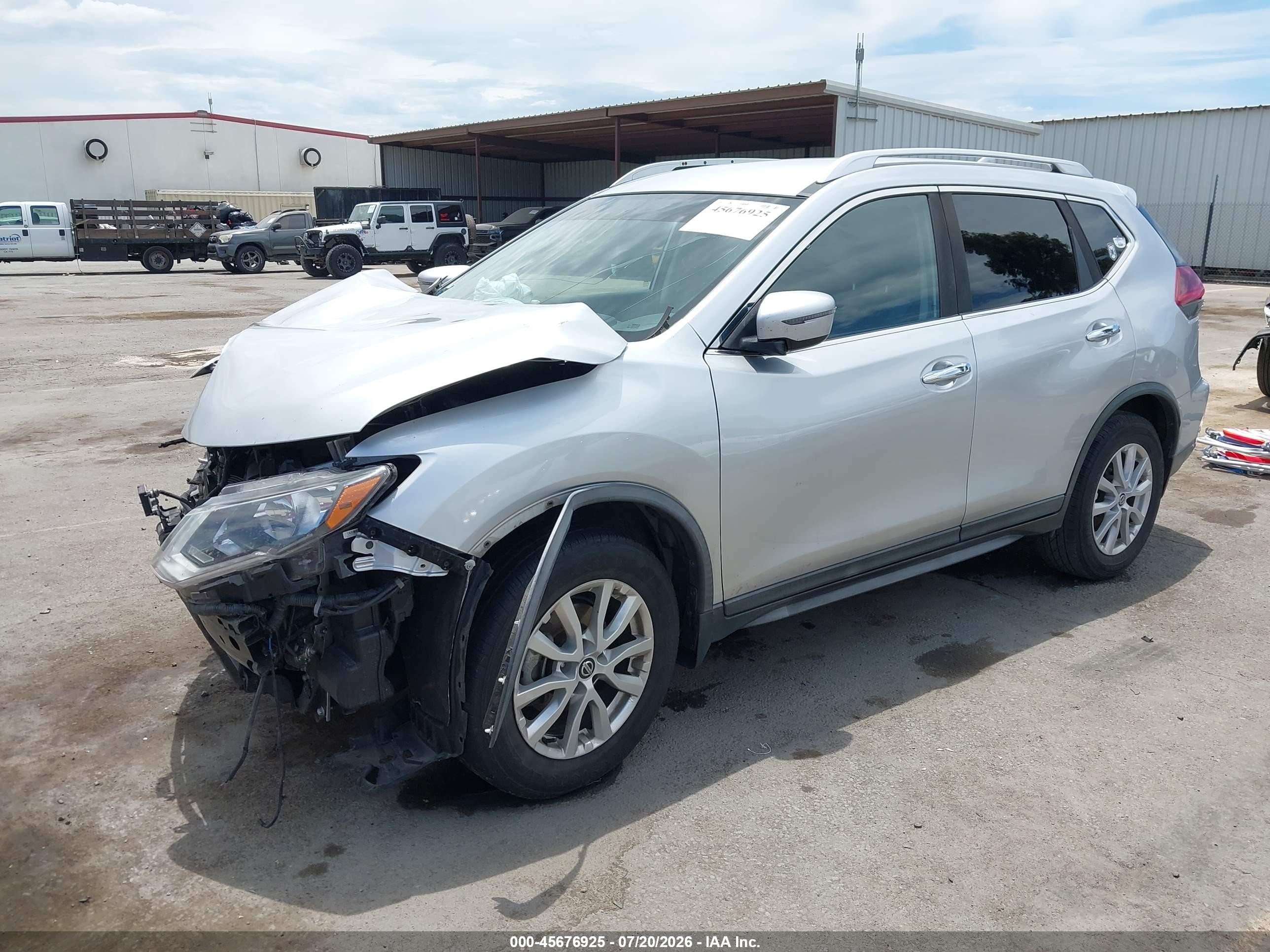 2018 Nissan Rogue Sv Silver vin: KNMAT2MT8JP605050