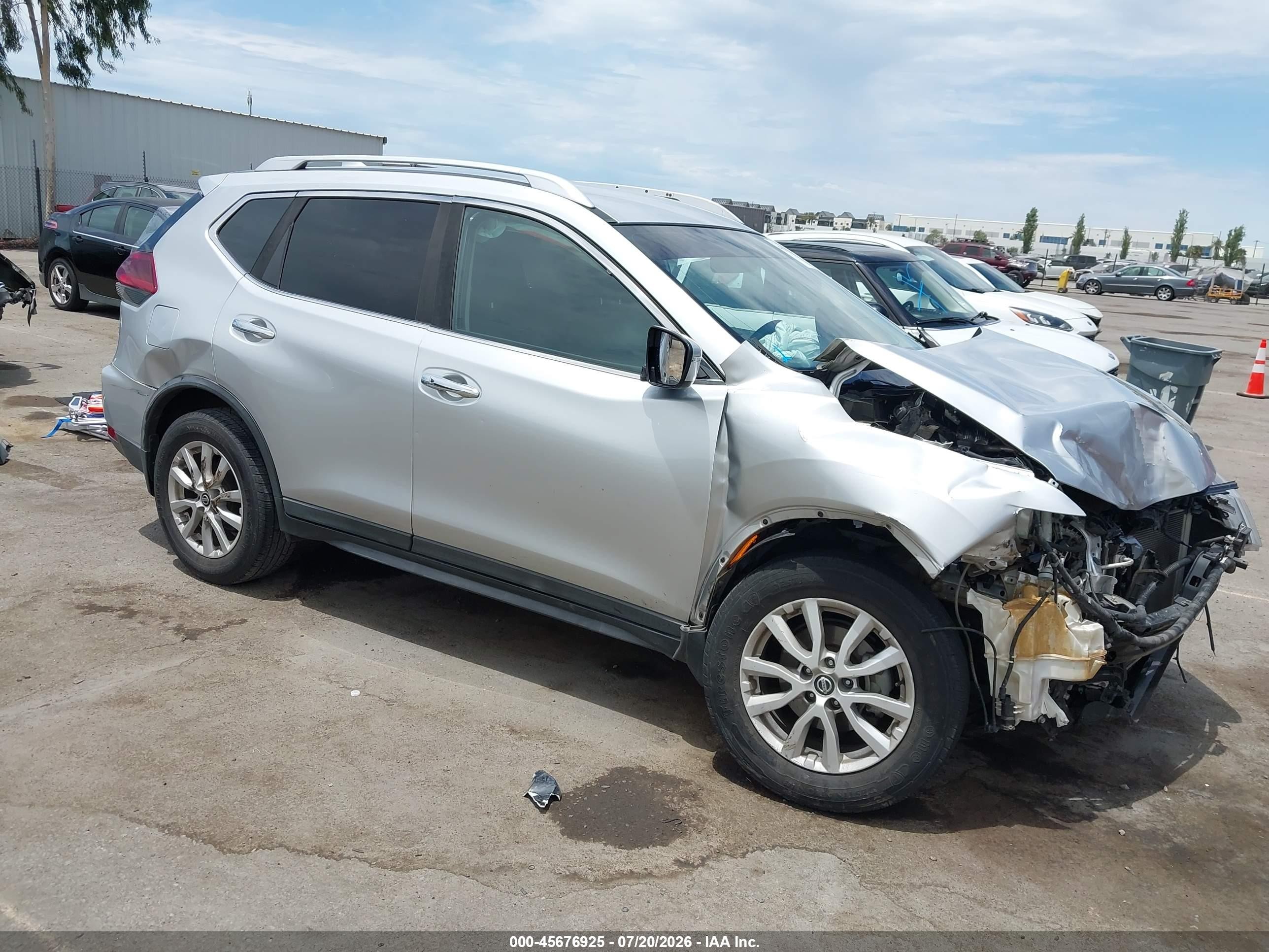 2018 Nissan Rogue Sv Silver vin: KNMAT2MT8JP605050