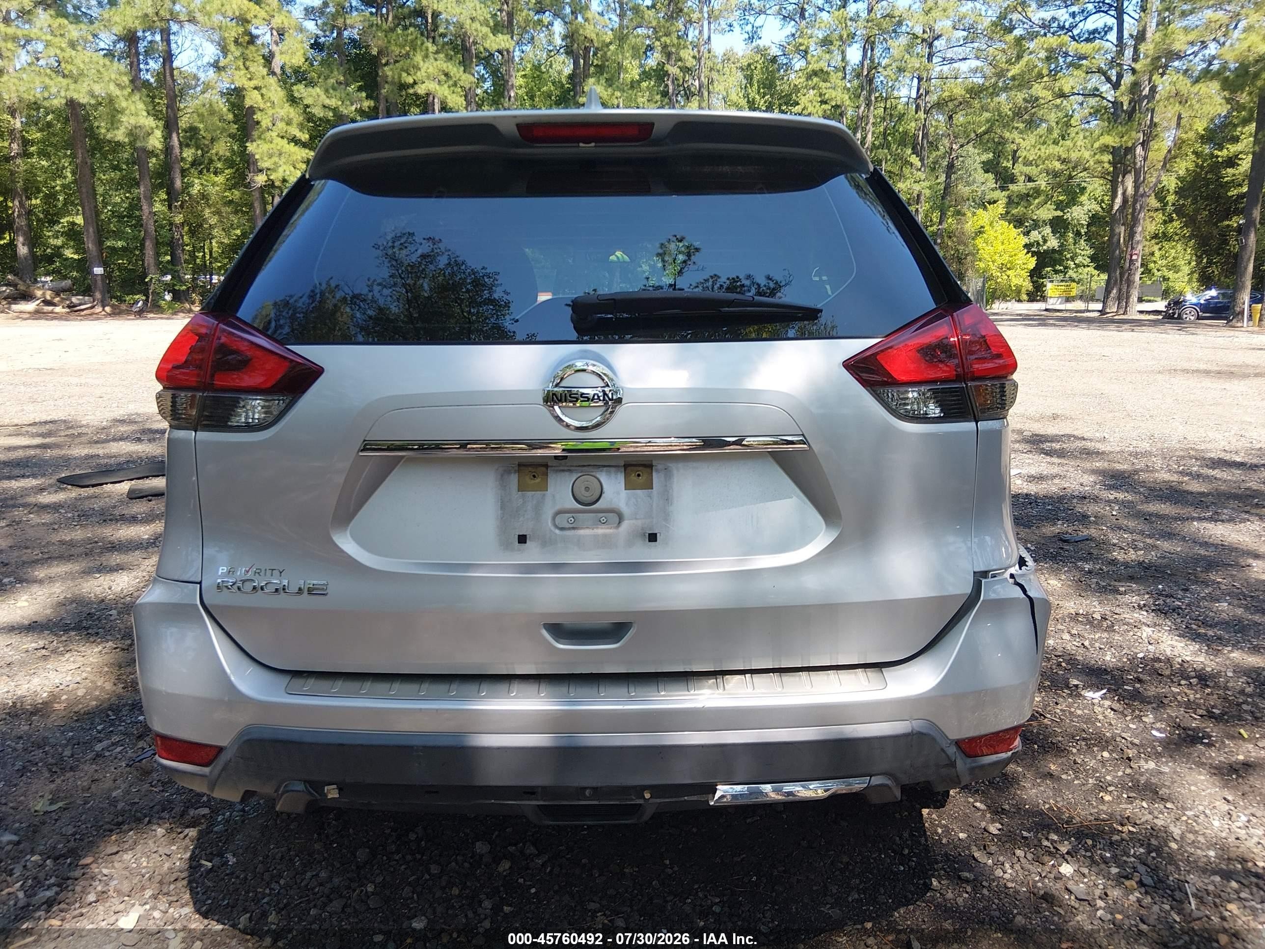 2018 Nissan Rogue S Silver vin: KNMAT2MT8JP617652