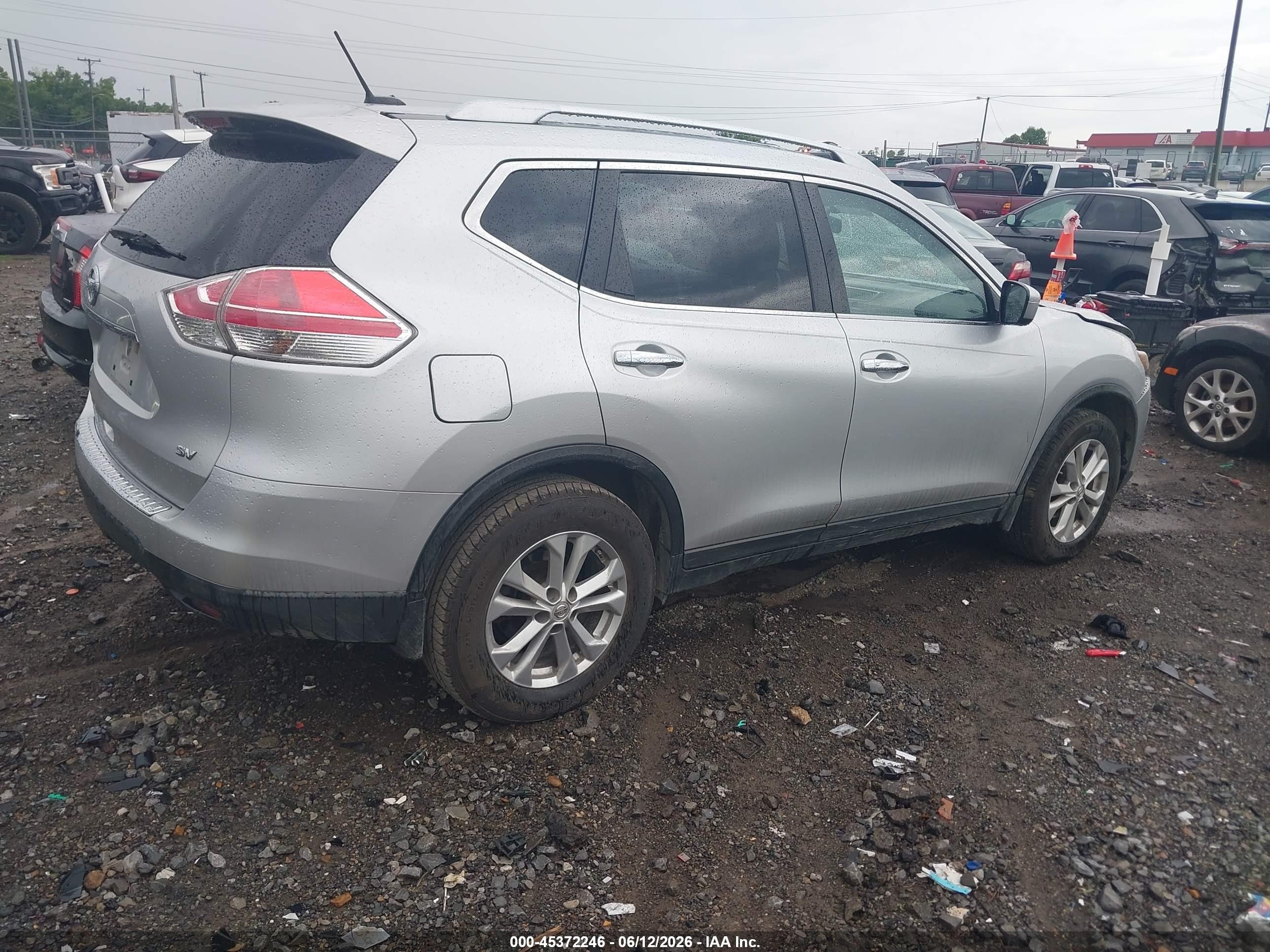 2015 Nissan Rogue Sv Silver vin: KNMAT2MT9FP511122