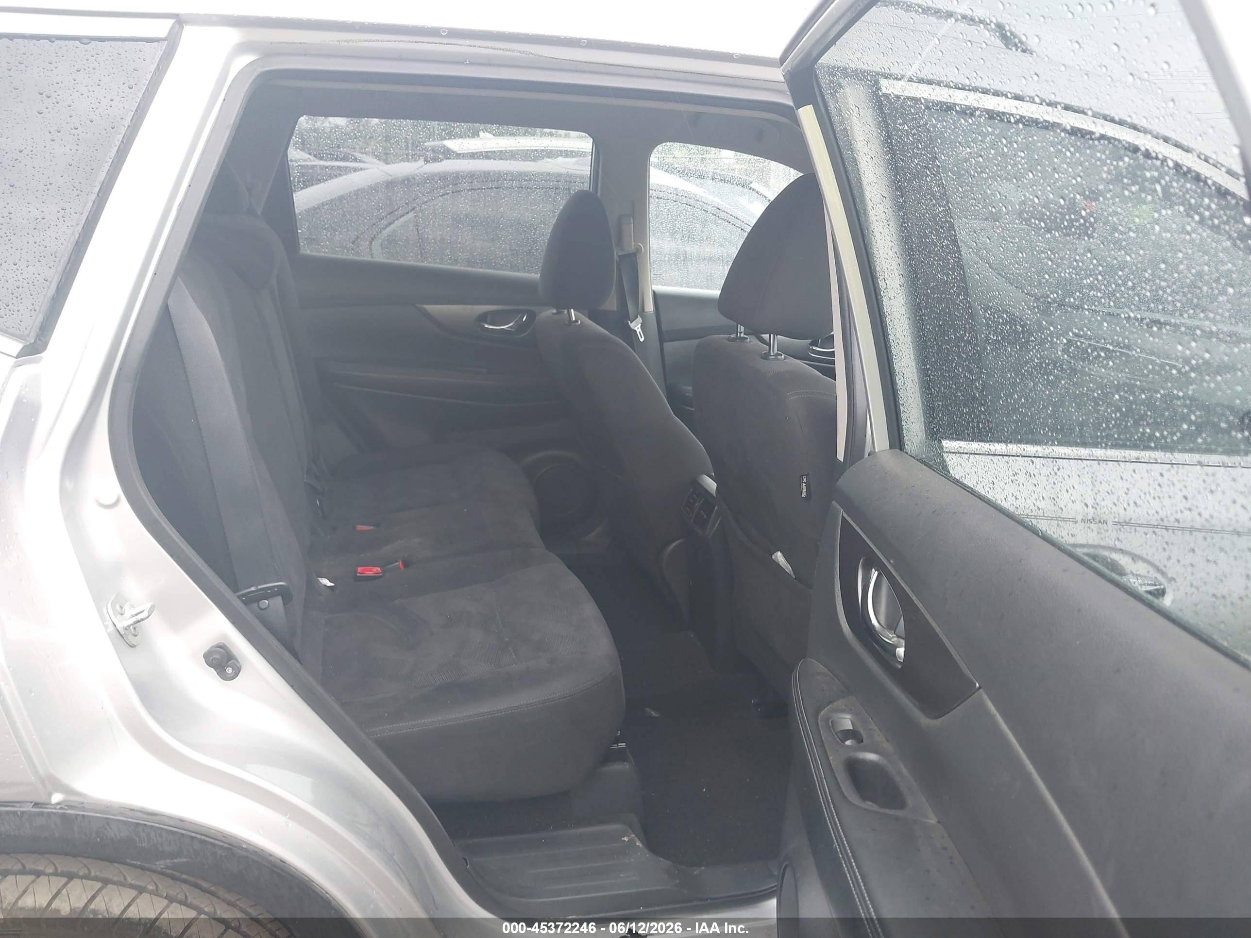 2015 Nissan Rogue Sv Silver vin: KNMAT2MT9FP511122