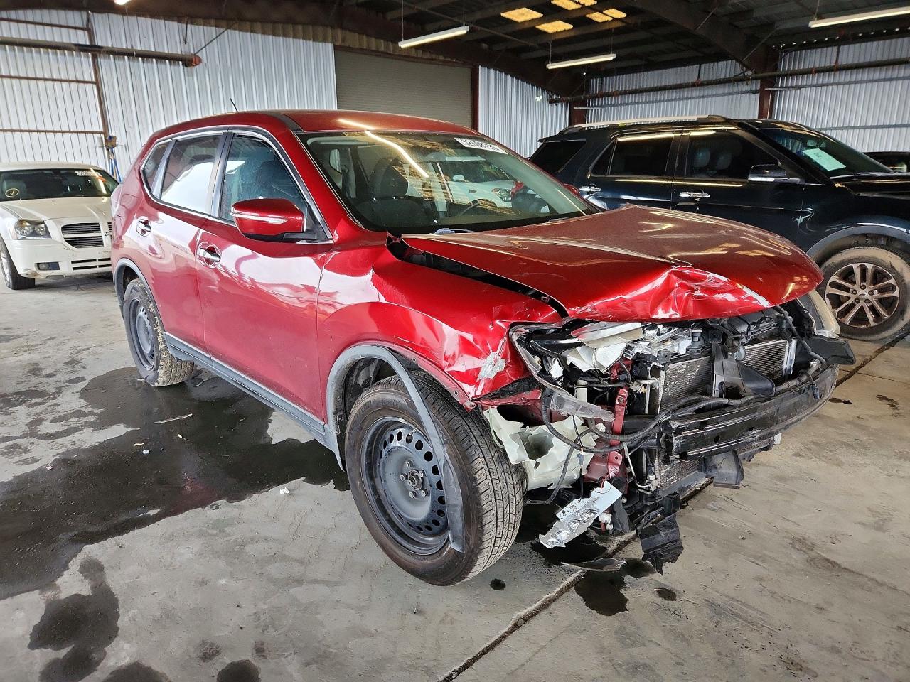 2015 Nissan Rogue S Red vin: KNMAT2MT9FP543276