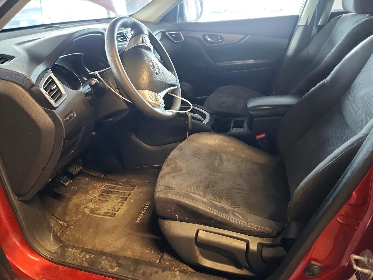 2015 Nissan Rogue S Red vin: KNMAT2MT9FP543276