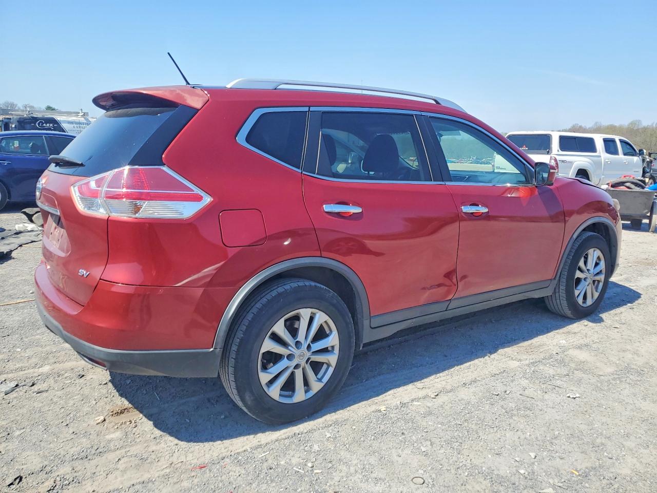2015 Nissan Rogue Sv Red vin: KNMAT2MT9FP547473