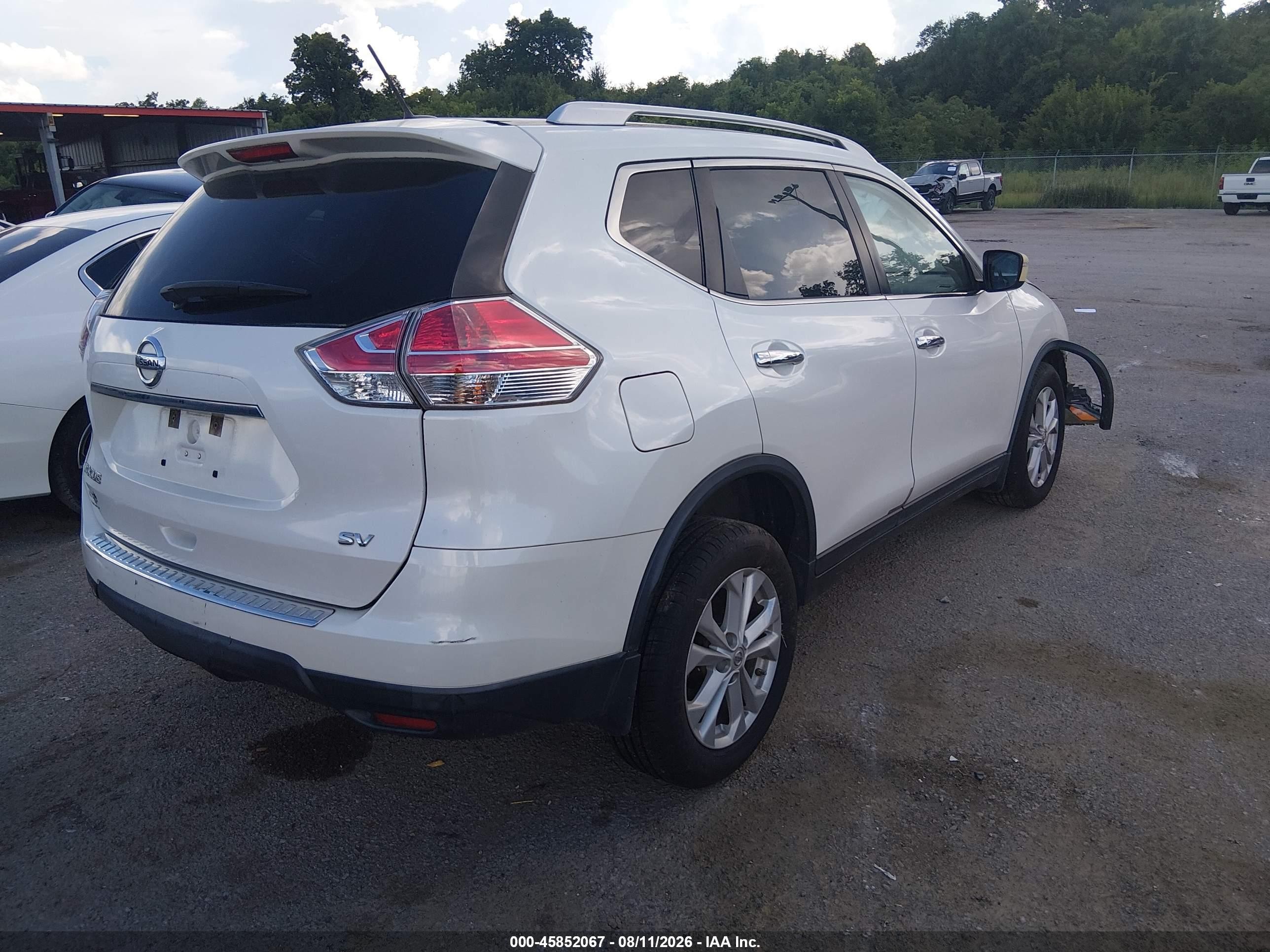 2015 Nissan Rogue Sv White vin: KNMAT2MT9FP557453