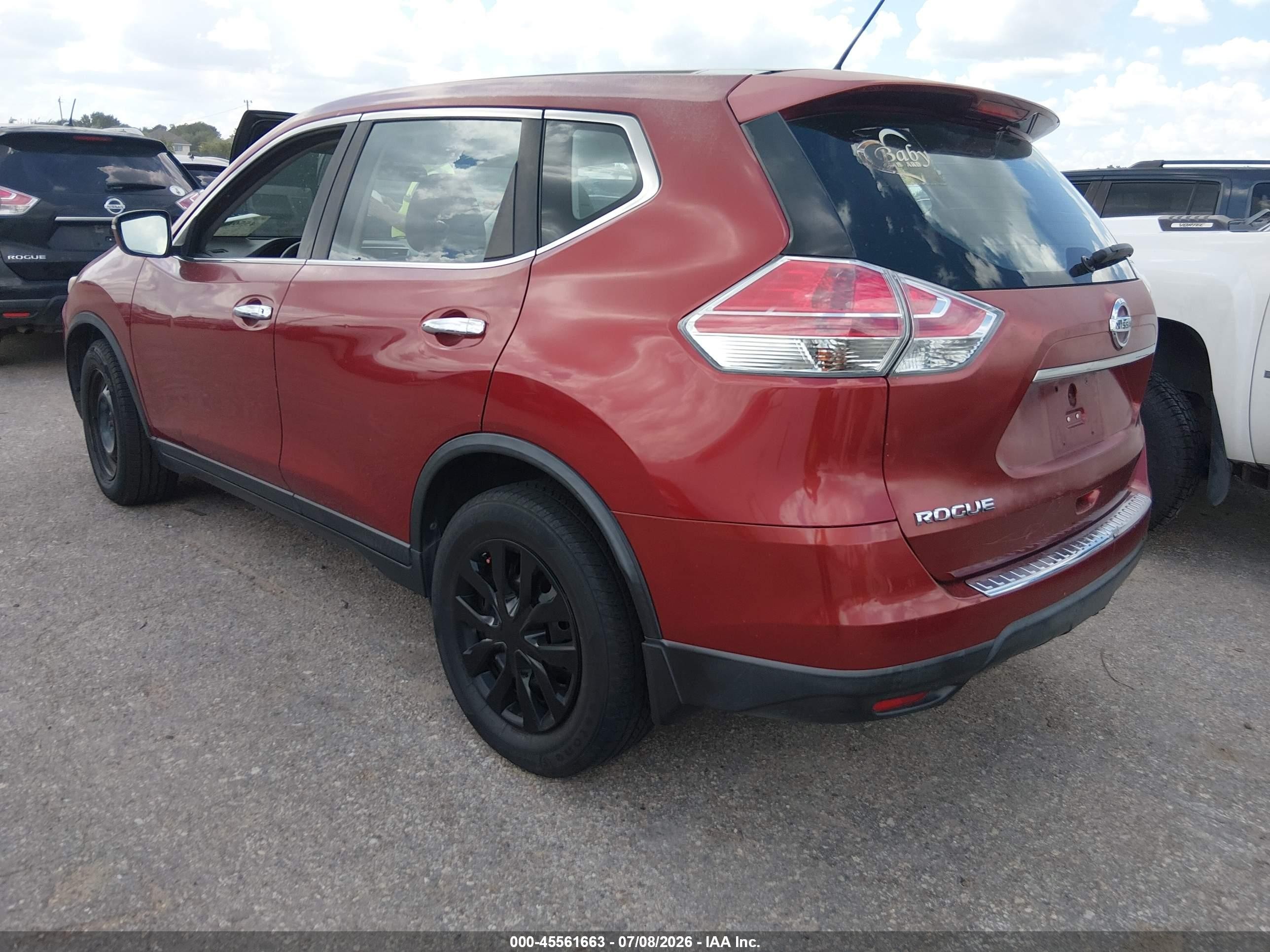 2015 Nissan Rogue S Red vin: KNMAT2MT9FP574138
