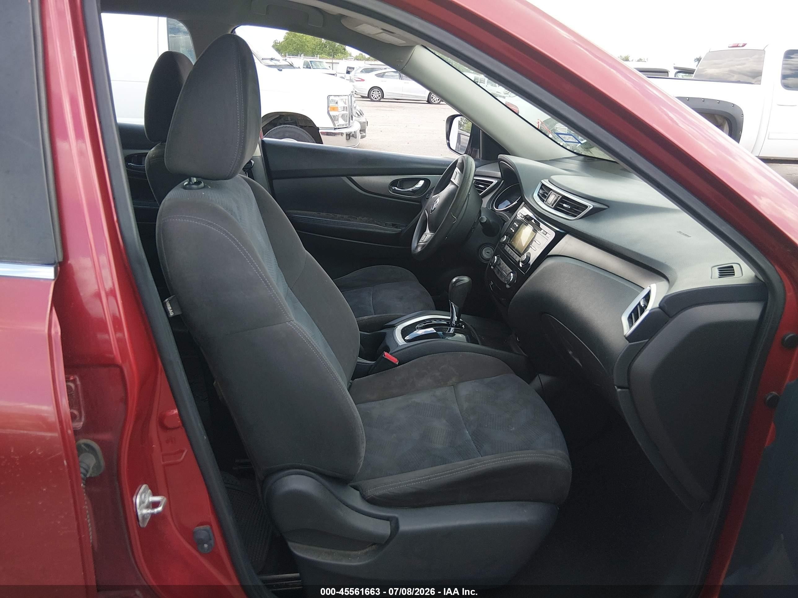 2015 Nissan Rogue S Red vin: KNMAT2MT9FP574138