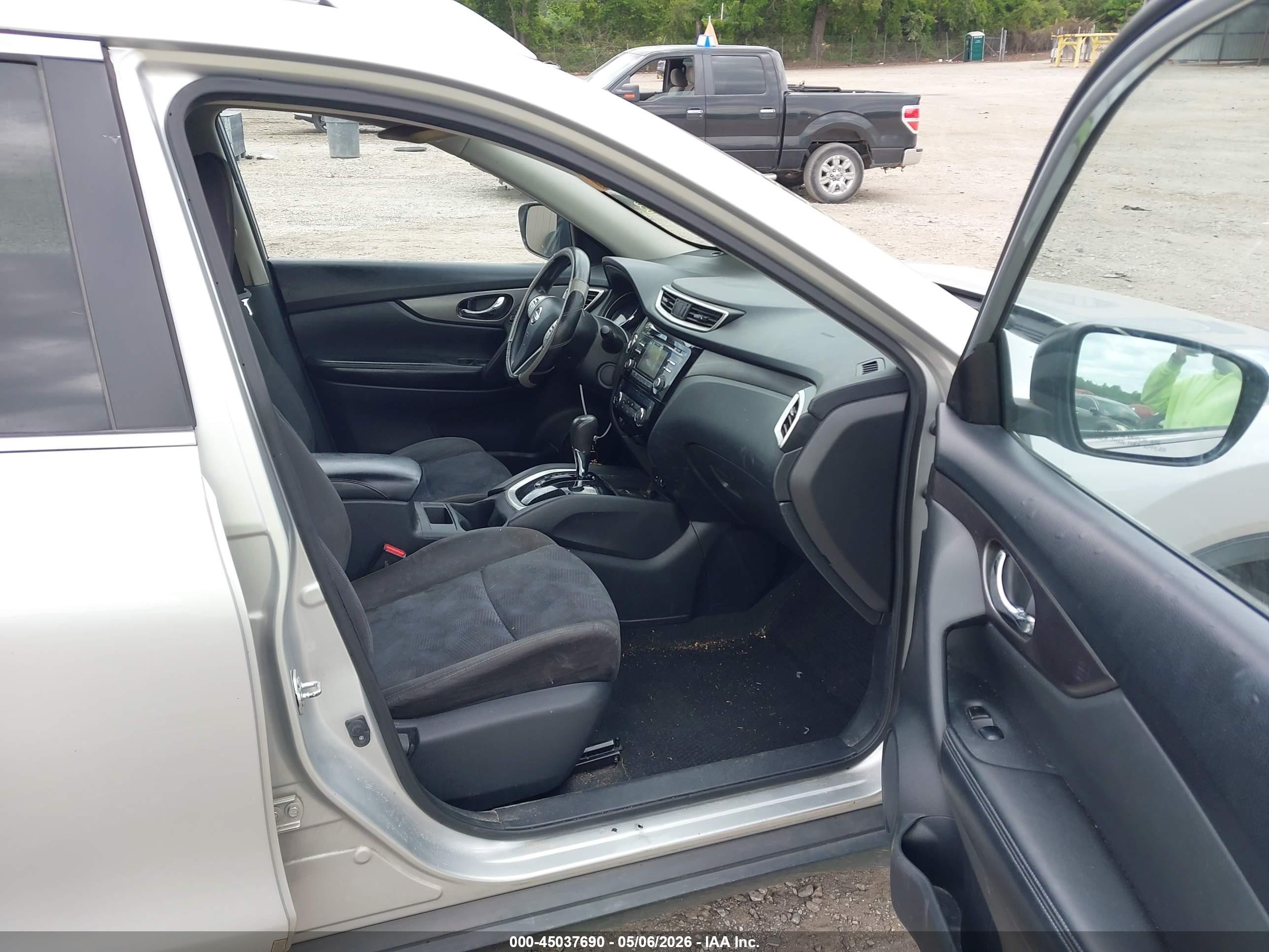 2015 Nissan Rogue Sv Серебряный vin: KNMAT2MT9FP574575