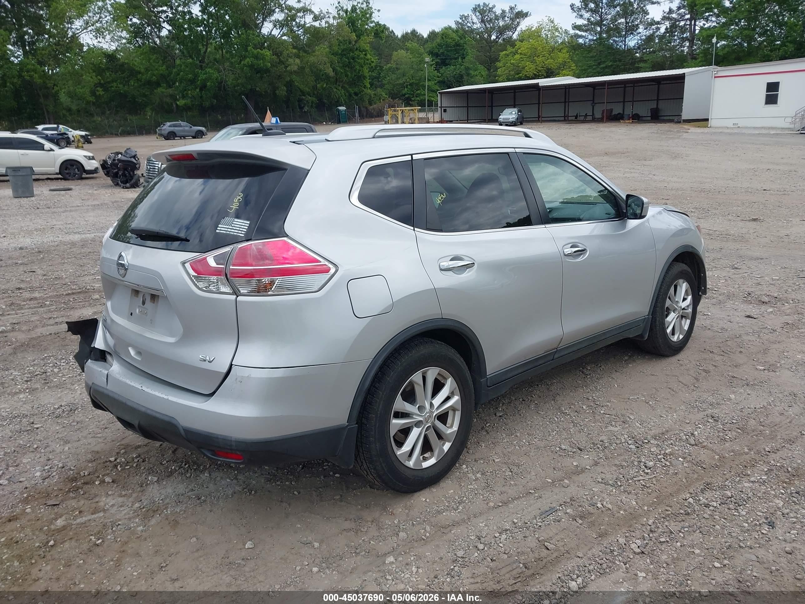 2015 Nissan Rogue Sv Серебряный vin: KNMAT2MT9FP574575