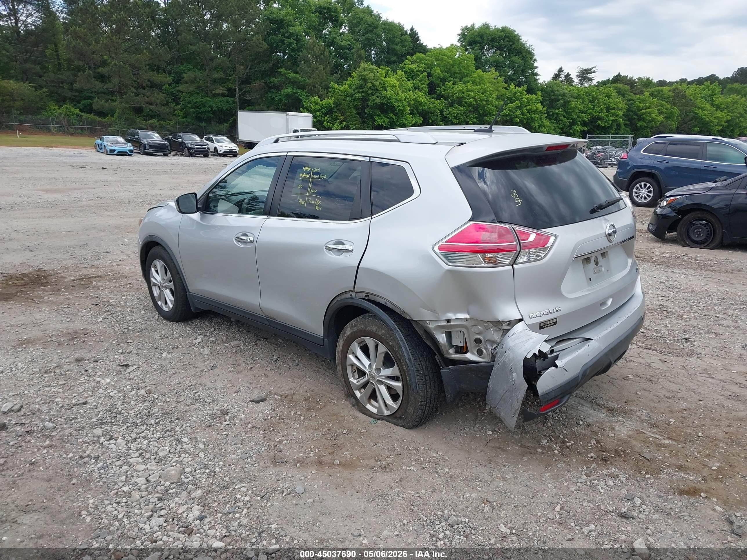 2015 Nissan Rogue Sv Серебряный vin: KNMAT2MT9FP574575