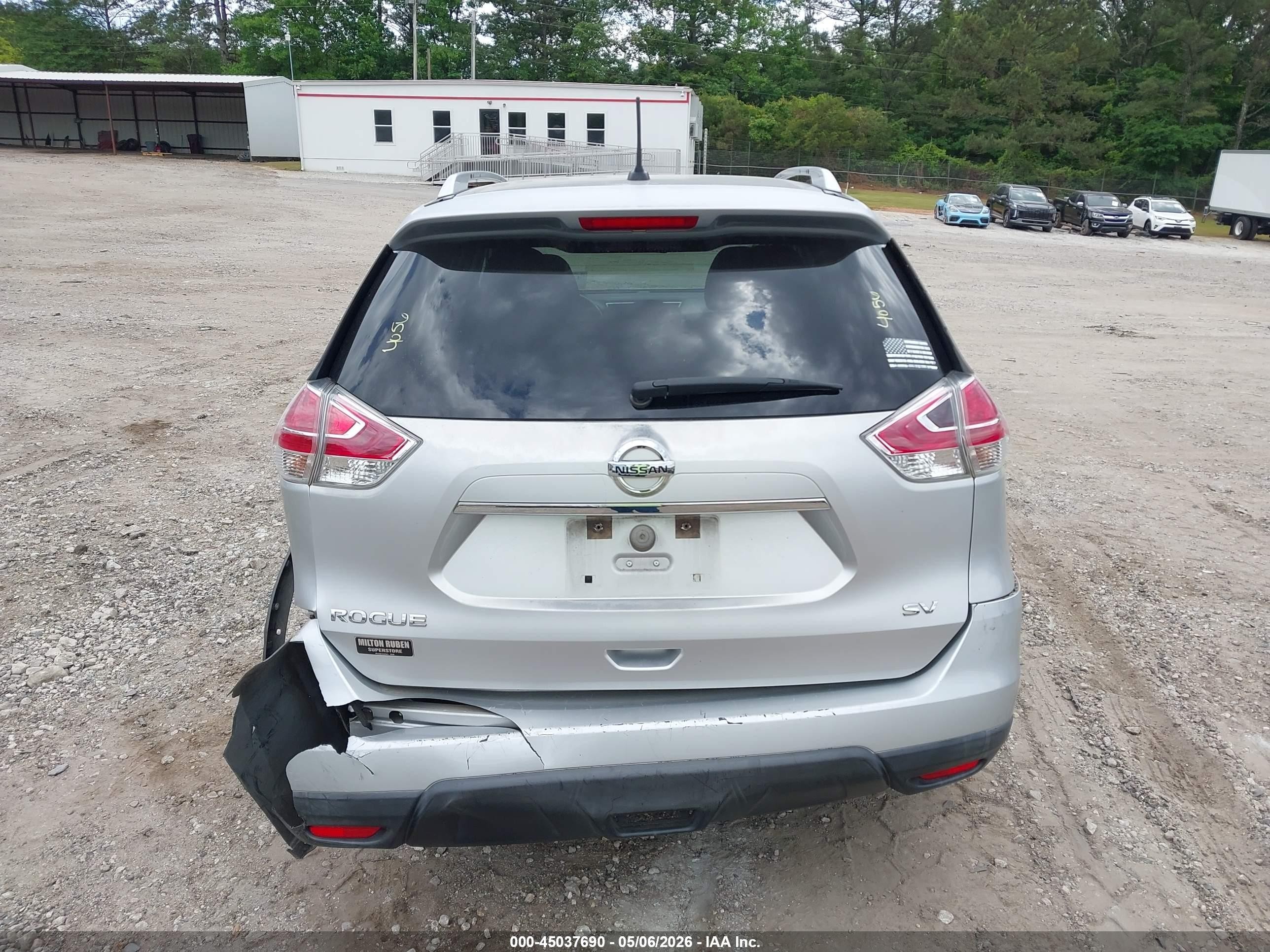 2015 Nissan Rogue Sv Серебряный vin: KNMAT2MT9FP574575