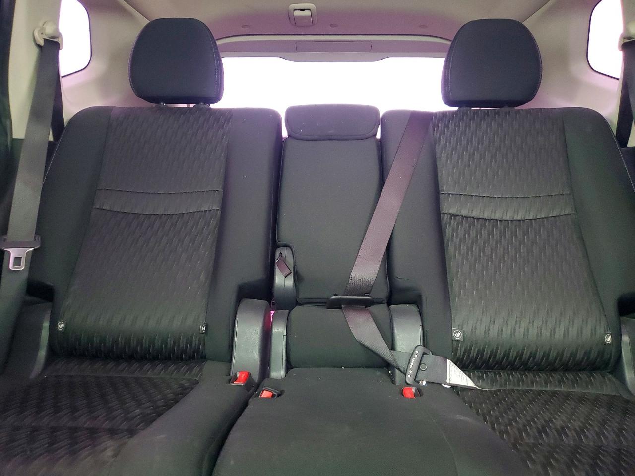 2015 Nissan Rogue S Черный vin: KNMAT2MT9FP587732