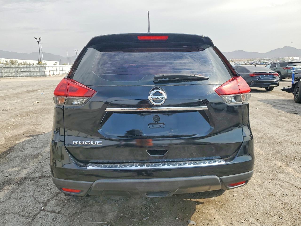 2015 Nissan Rogue S Черный vin: KNMAT2MT9FP587732