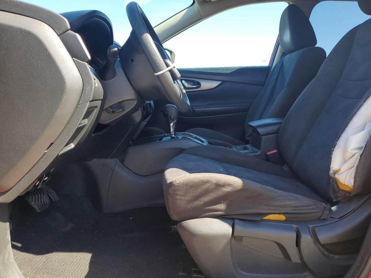 2015 Nissan Rogue S Red vin: KNMAT2MT9FP589545