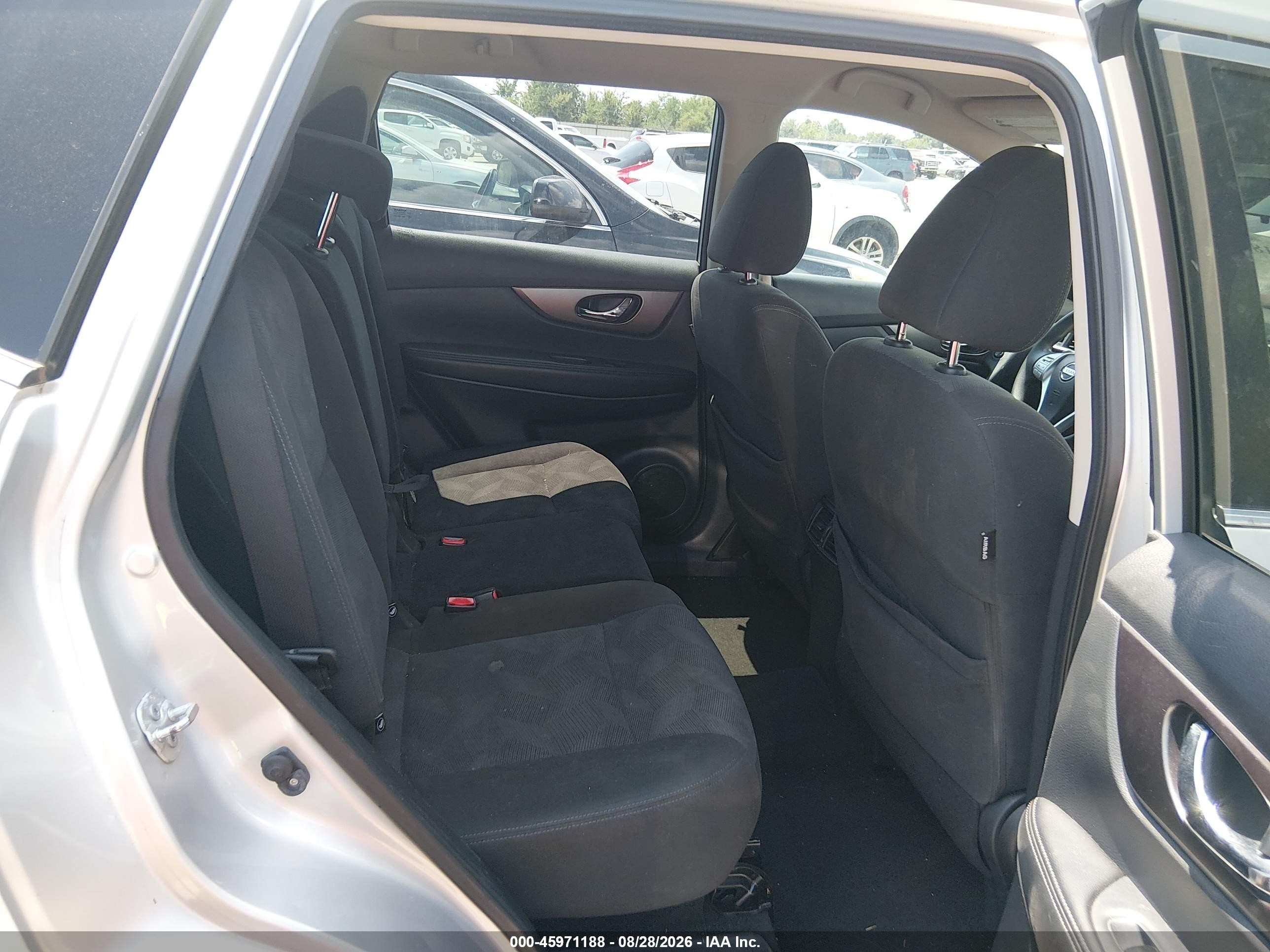 2016 Nissan Rogue Sv Silver vin: KNMAT2MT9GP607186
