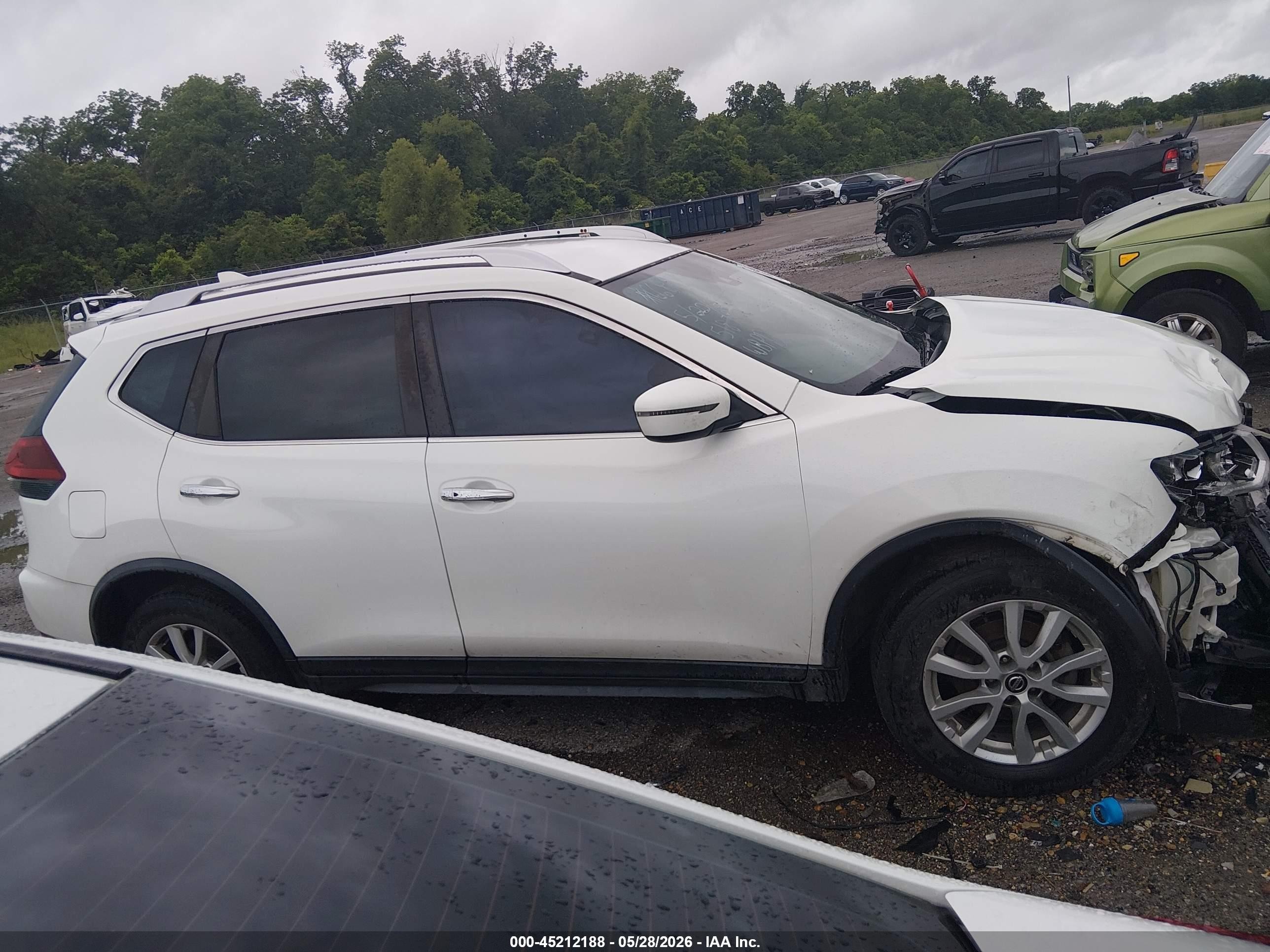 2019 Nissan Rogue Sv White vin: KNMAT2MT9KP518792