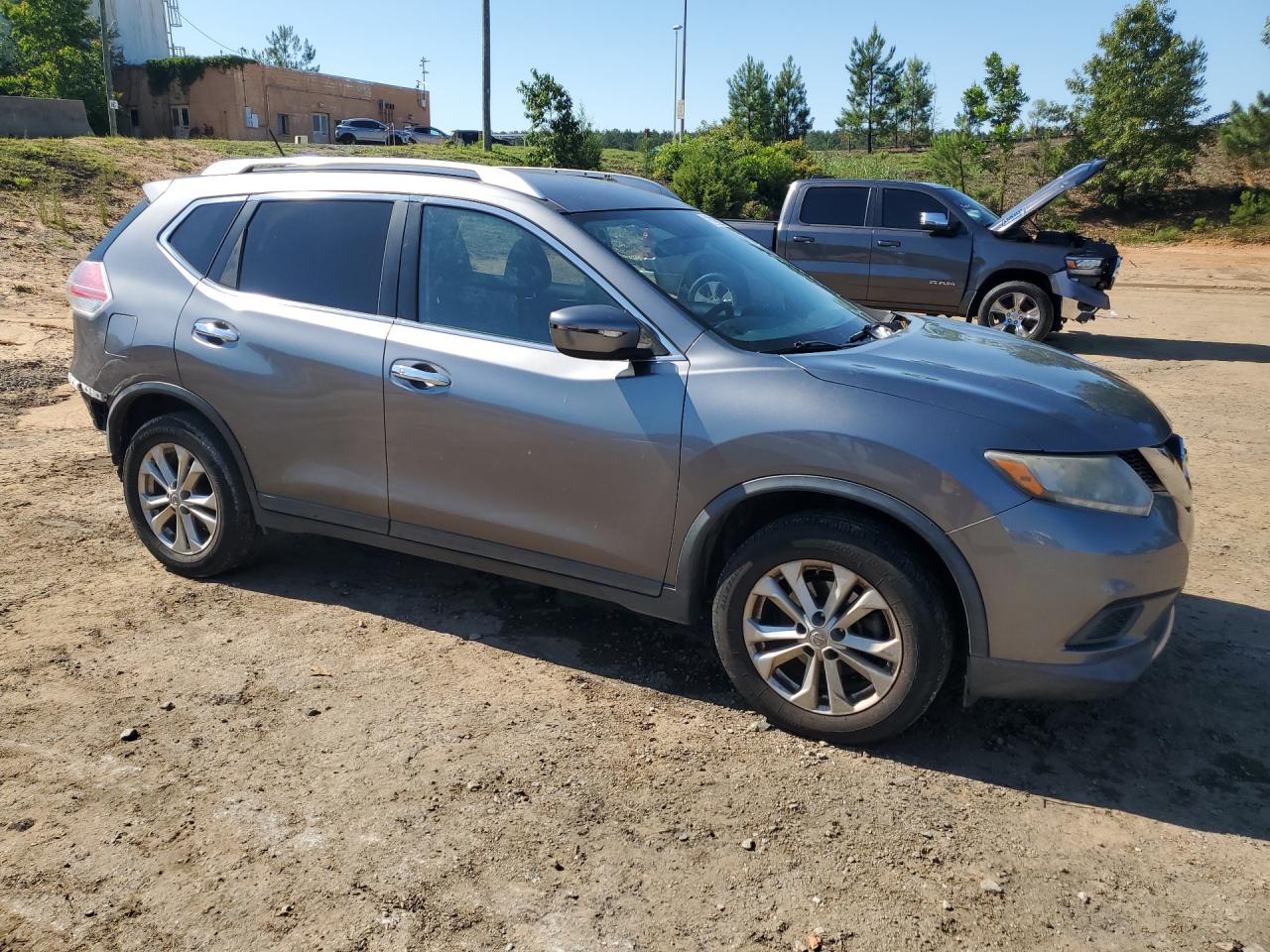 2015 Nissan Rogue Sv Серый vin: KNMAT2MTXFP507032 Damage: Right Front Door, Dent(S) W/ Paint Dmg, 1 To 2 Inches