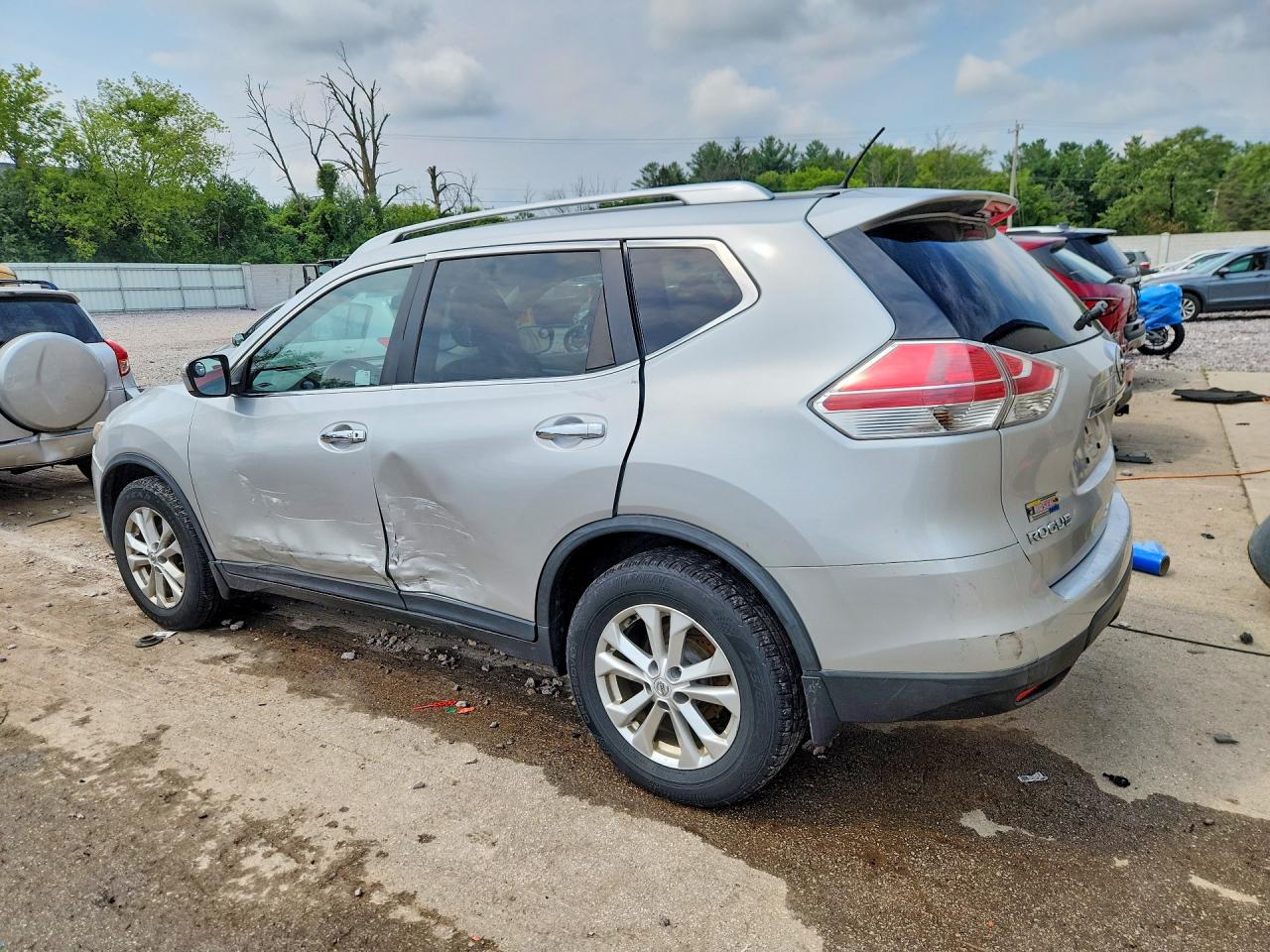 2015 Nissan Rogue Sv Silver vin: KNMAT2MTXFP517317