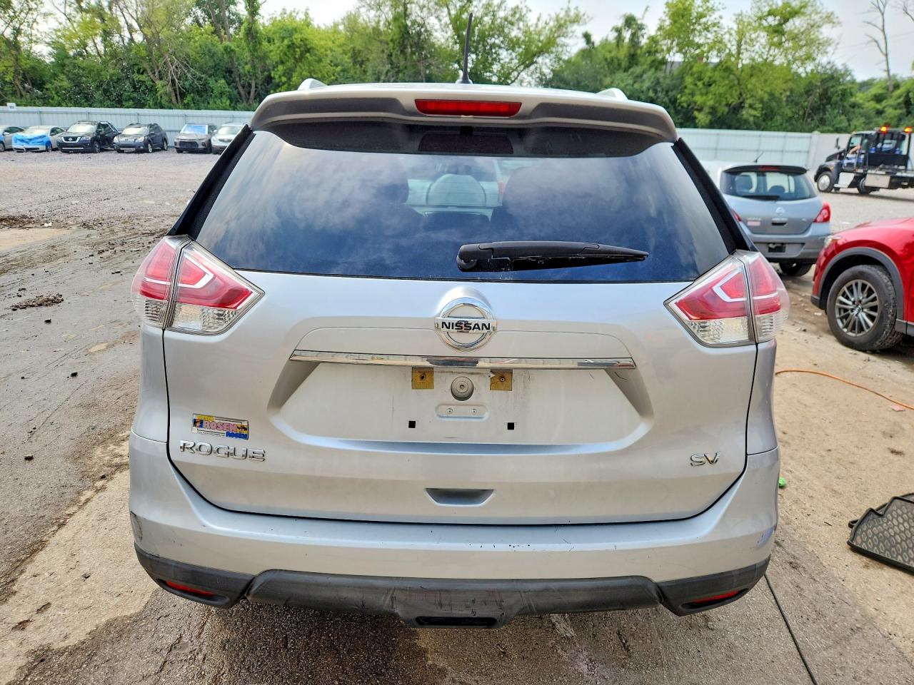 2015 Nissan Rogue Sv Silver vin: KNMAT2MTXFP517317